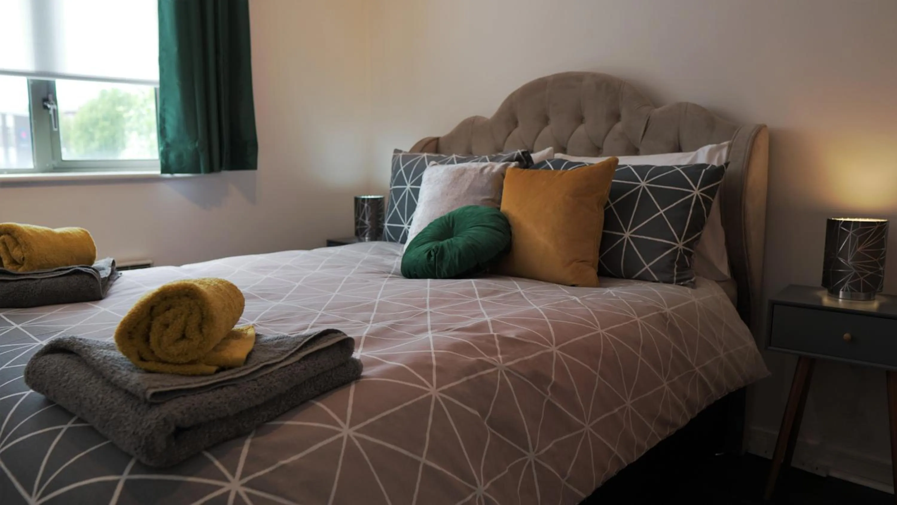 Bed in Albion Street Apartments