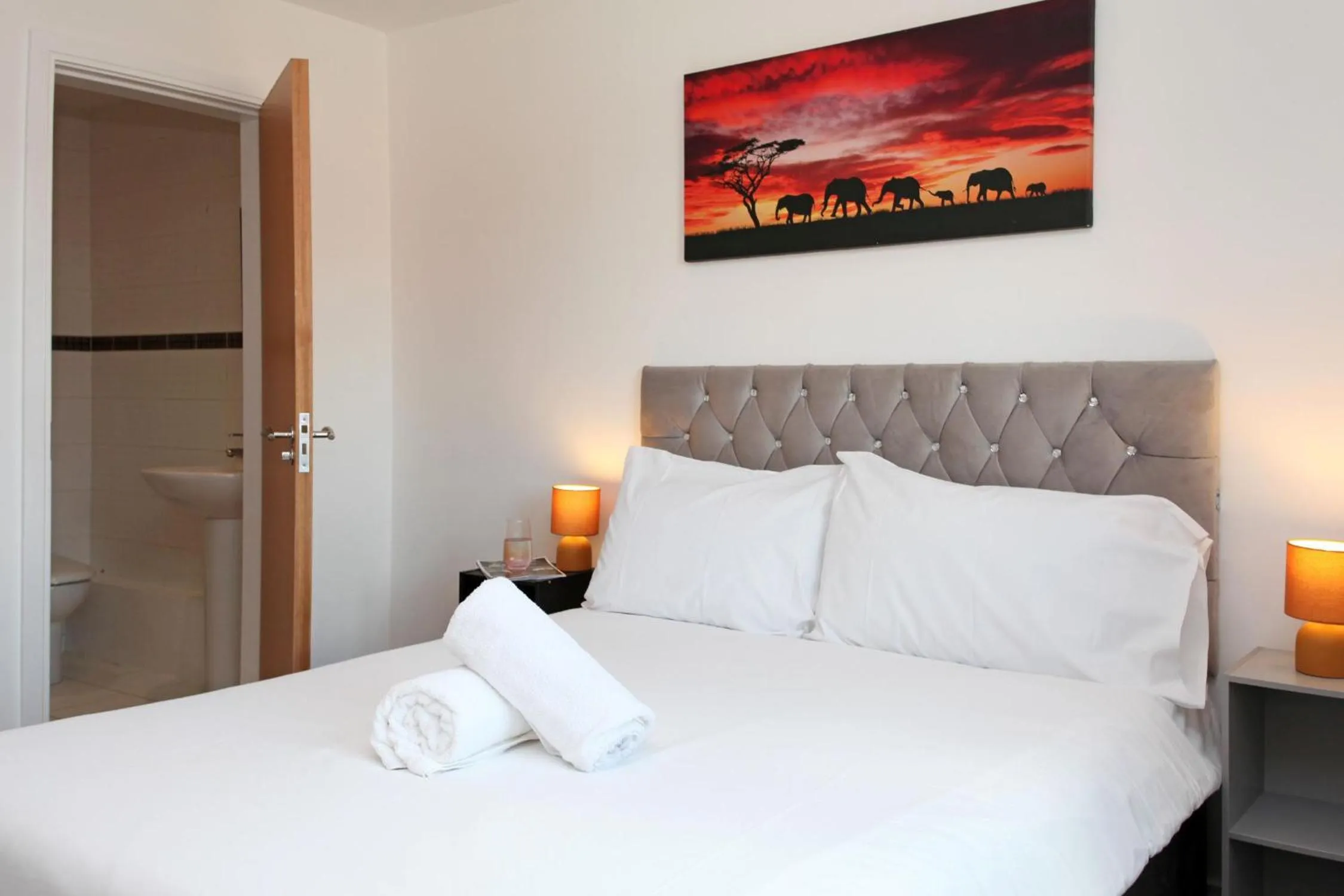 Bed in Albion Street Apartments