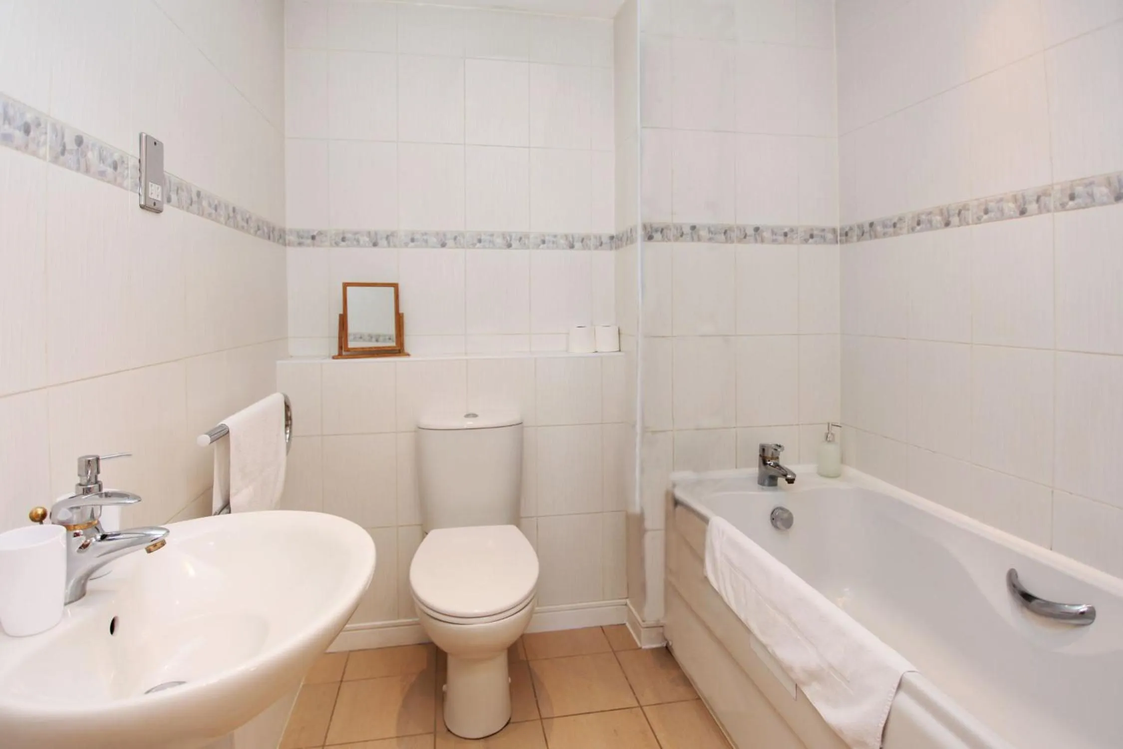 Bathroom in Albion Street Apartments
