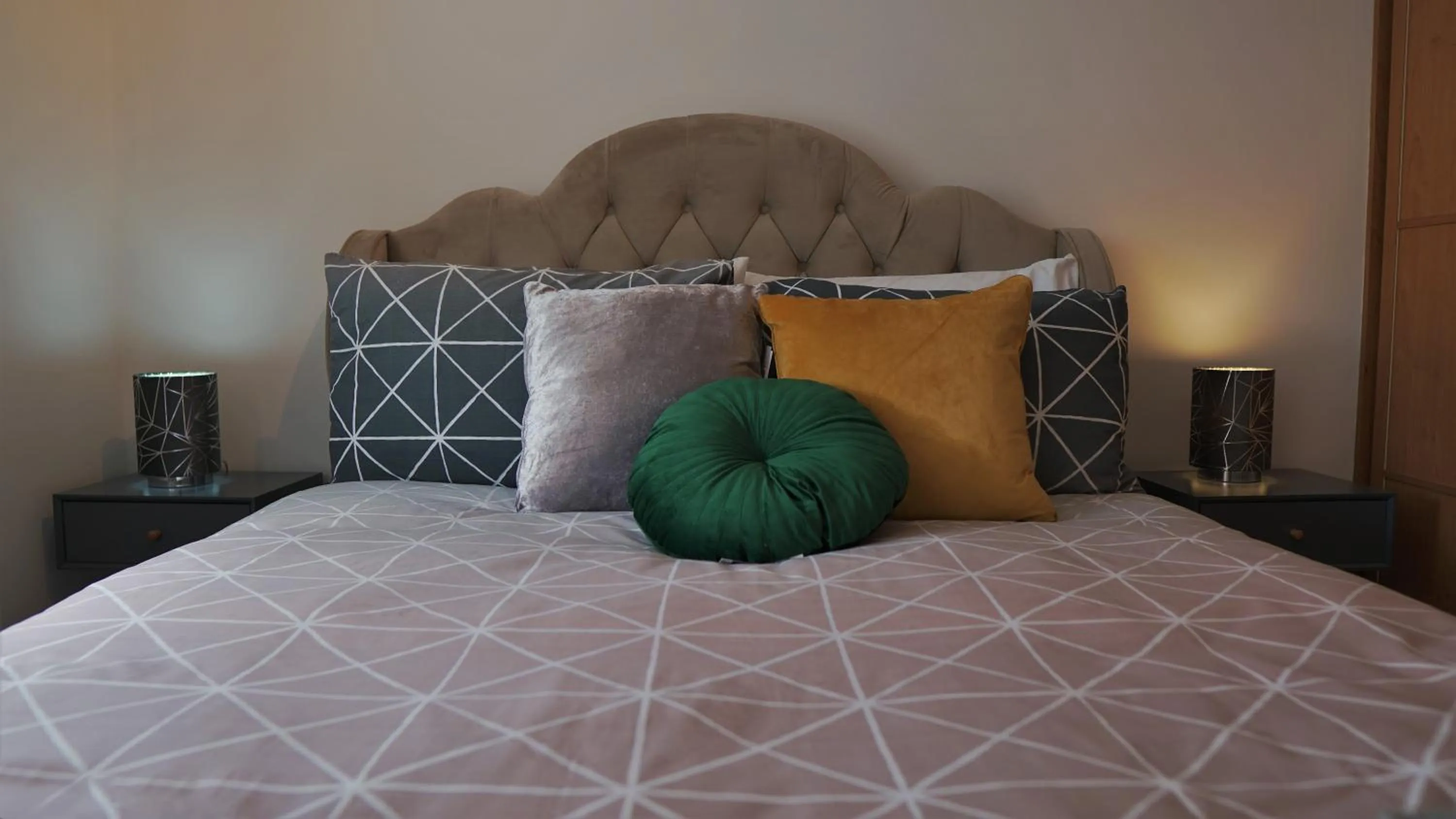 Bed in Albion Street Apartments