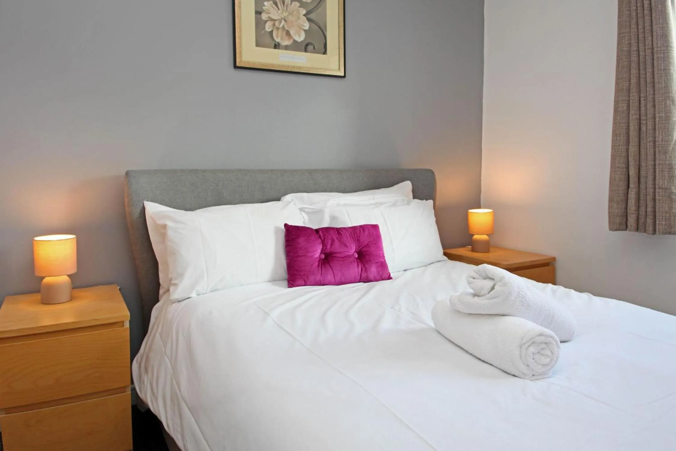 Bedroom, Bed in Albion Street Apartments