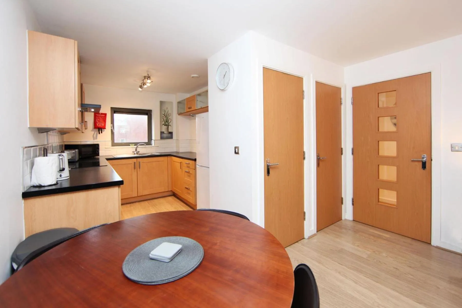 Kitchen or kitchenette in Albion Street Apartments