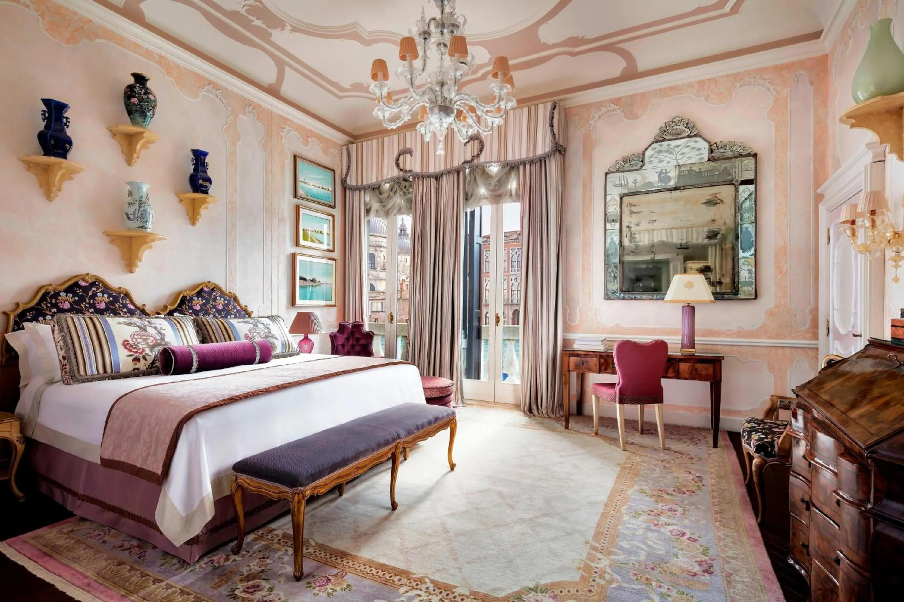 Photo of the whole room, Bed in The Gritti Palace, a Luxury Collection Hotel, Venice