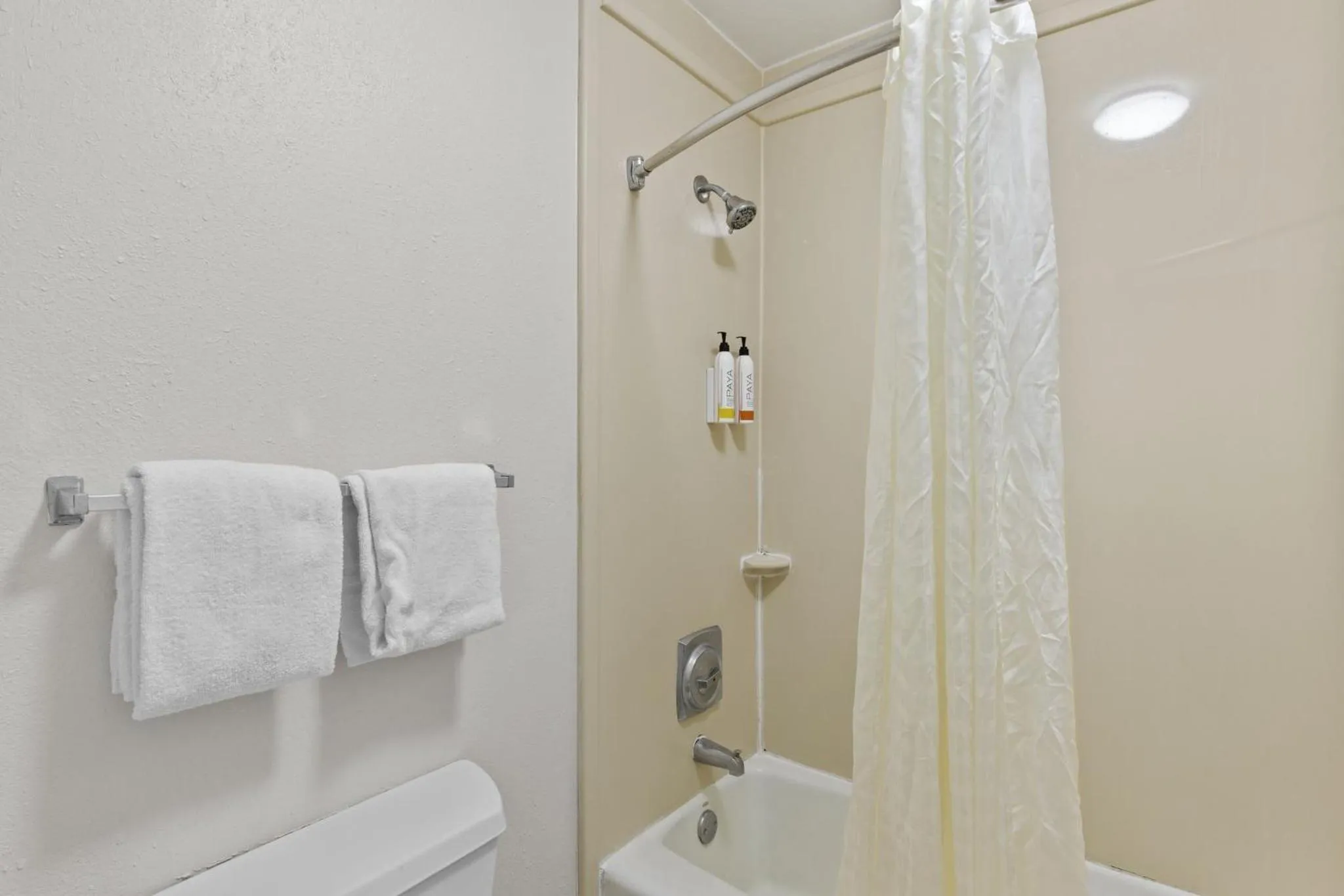 Bathroom in Garnet Inn & Suites, Morehead City near Atlantic Beach