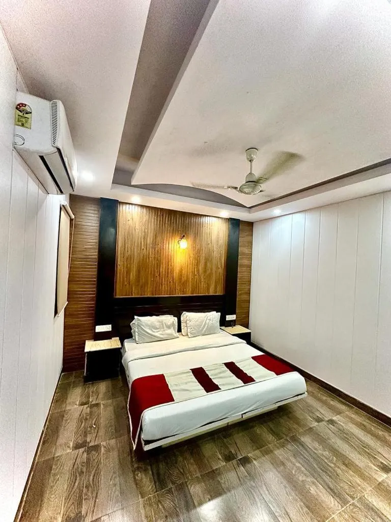 Bed in Hotel Asko international