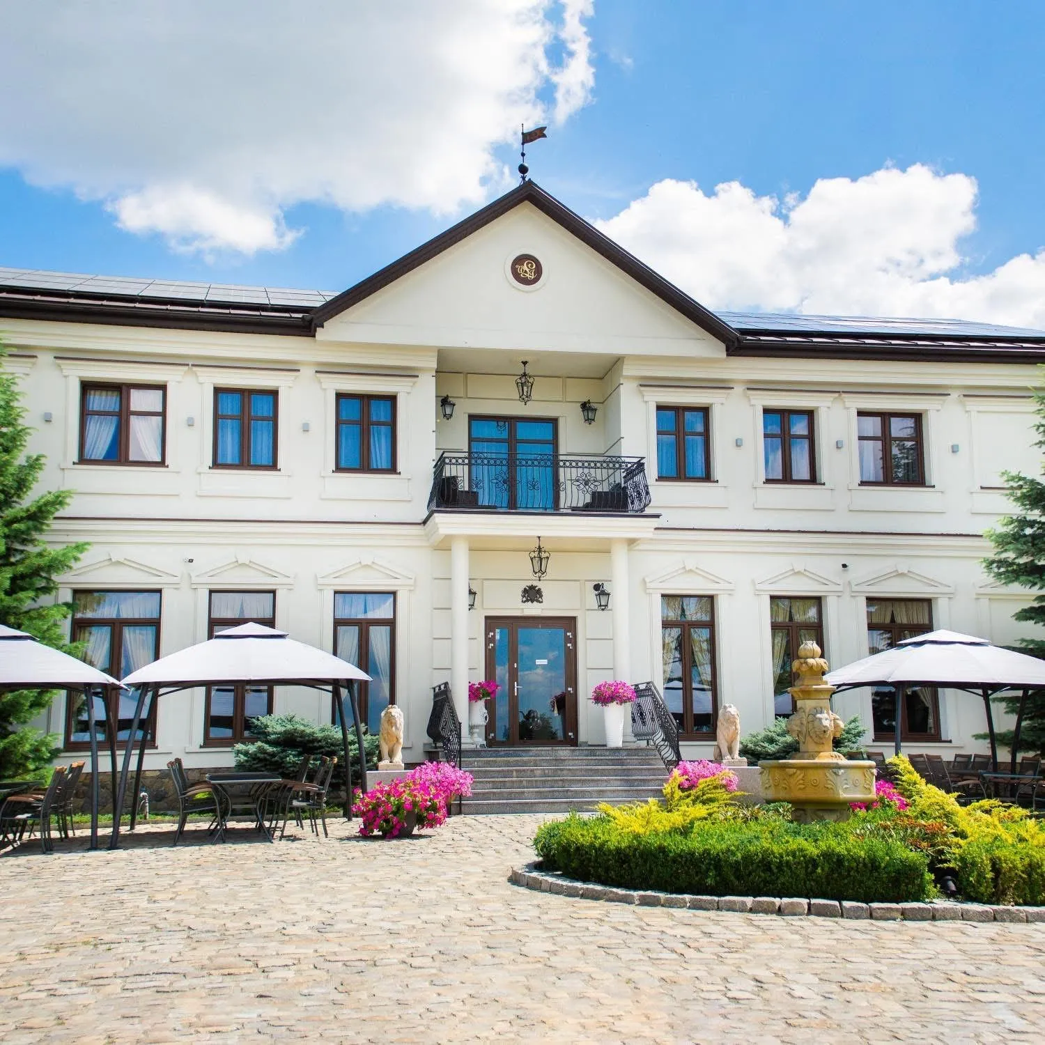 Property building in Pałac Uniejów