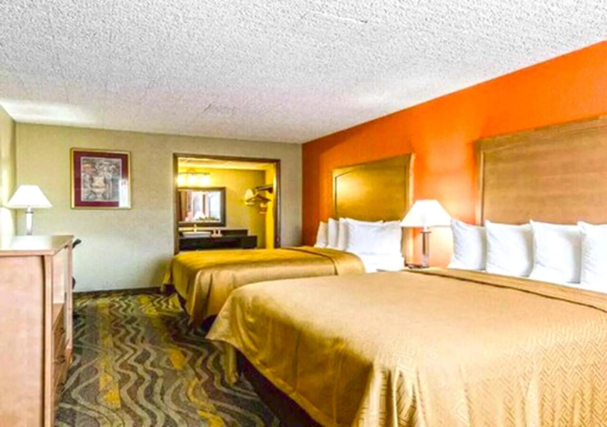 Photo of the whole room in Marifah Inn Salina