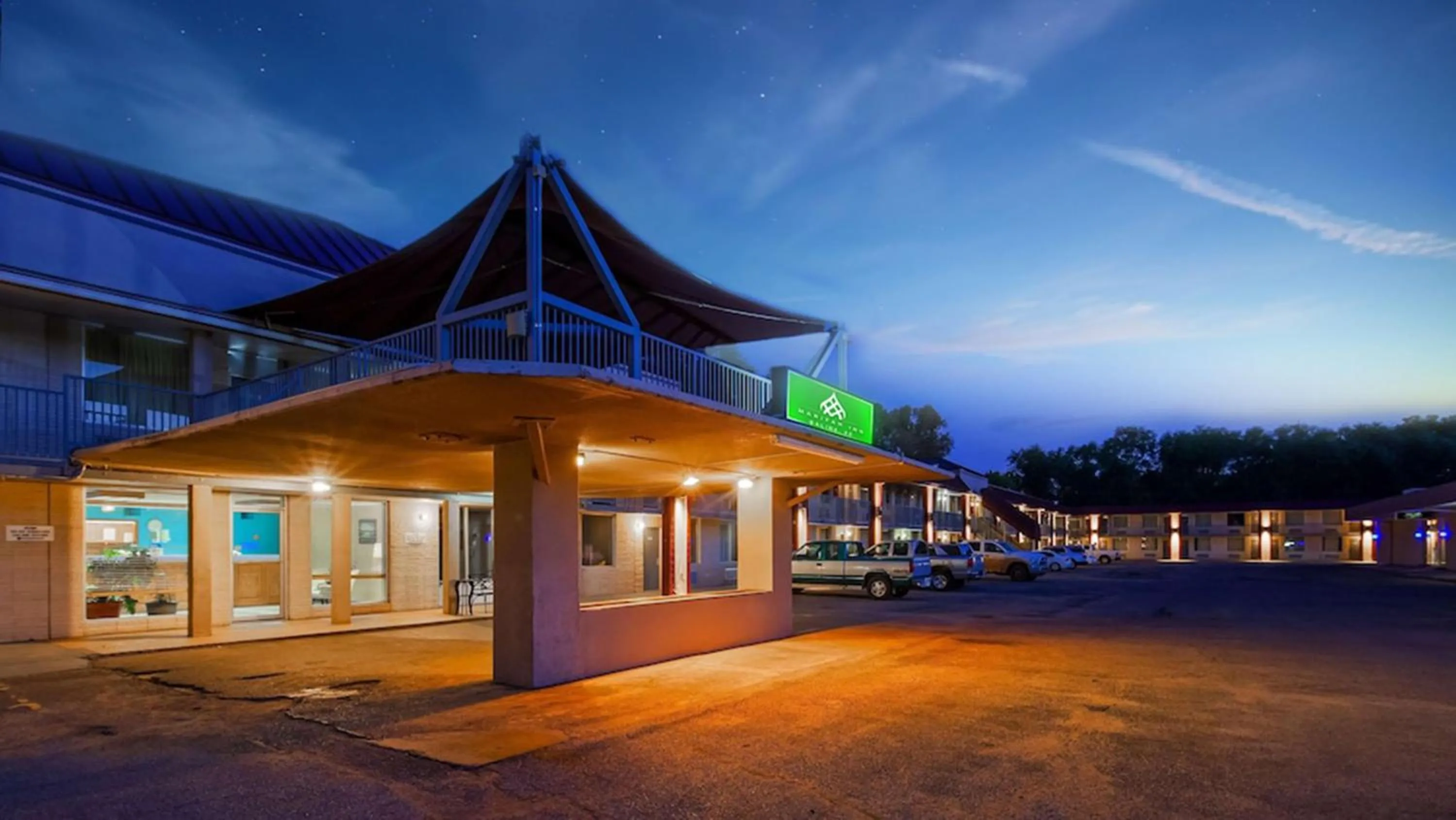 Property building in Marifah Inn Salina