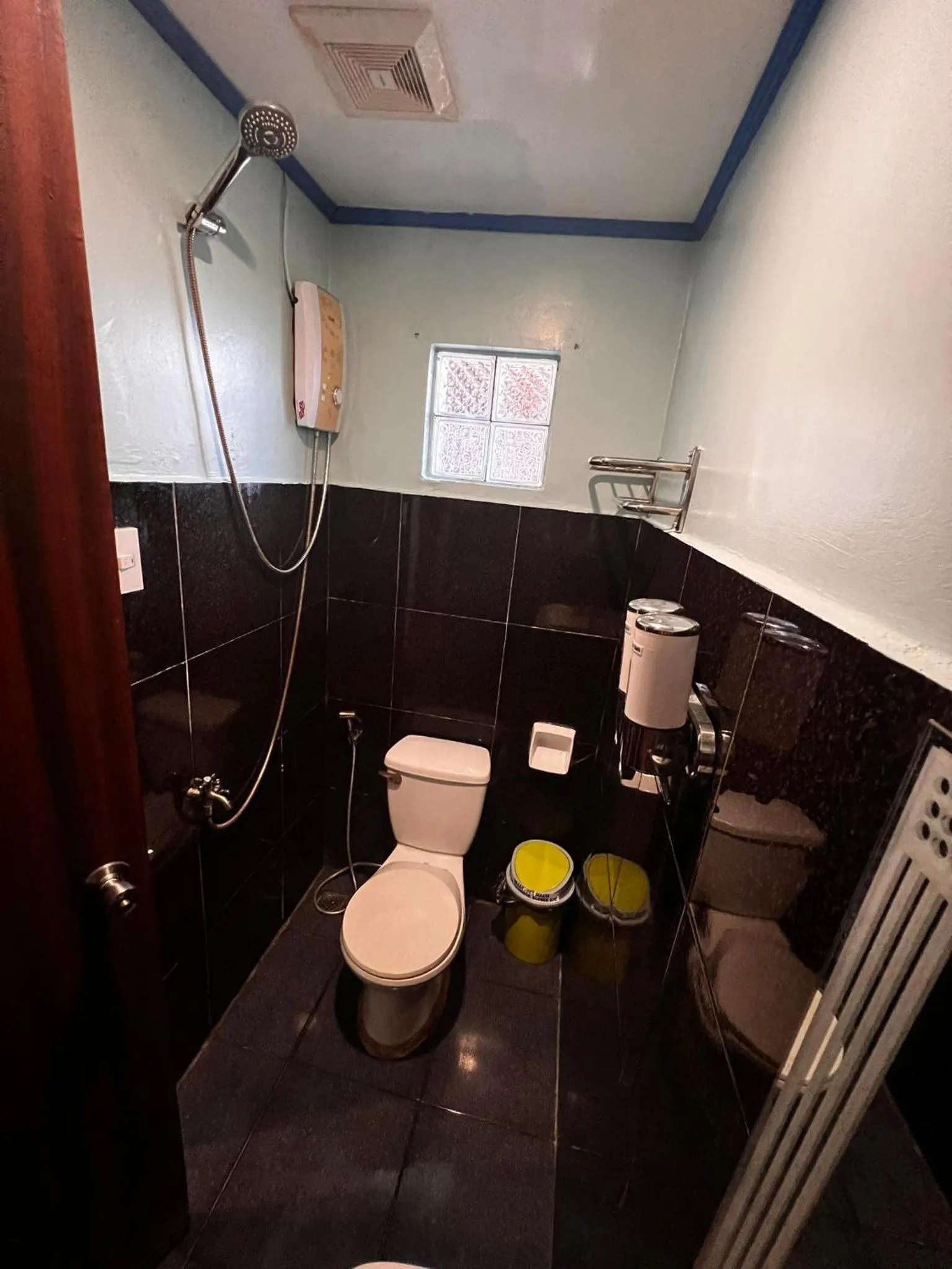 Toilet in Balay Paragua