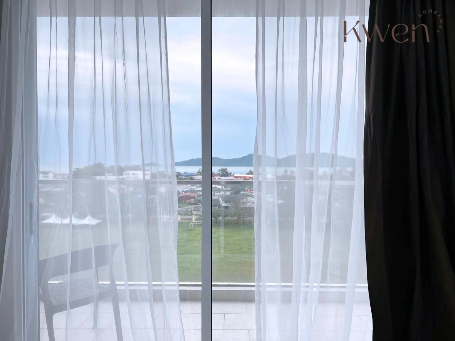 Bedroom in KWEN Suites-Tanjung Aru InfinityPool Seaview/Airport View