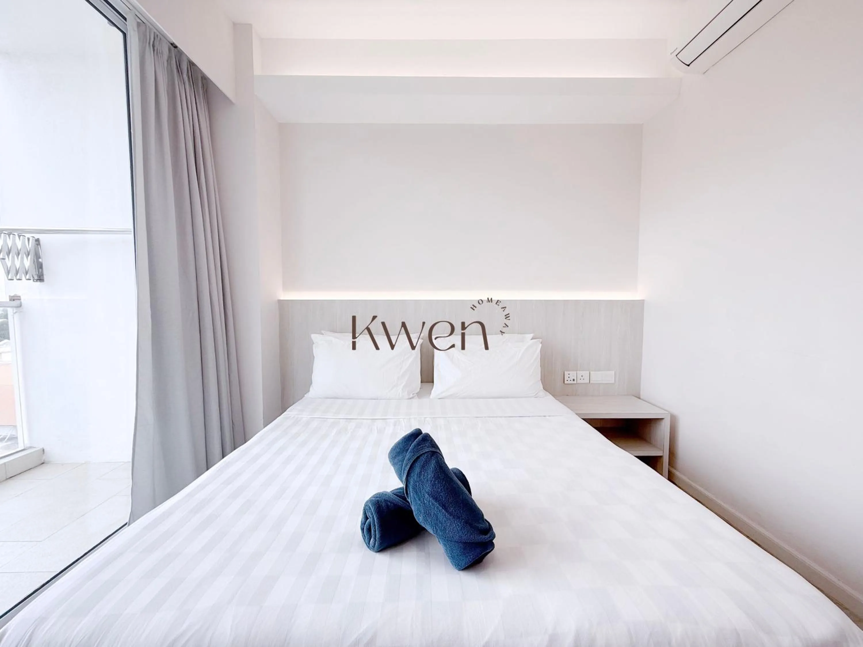 Bedroom, Bed in KWEN Suites-Tanjung Aru InfinityPool Seaview/Airport View