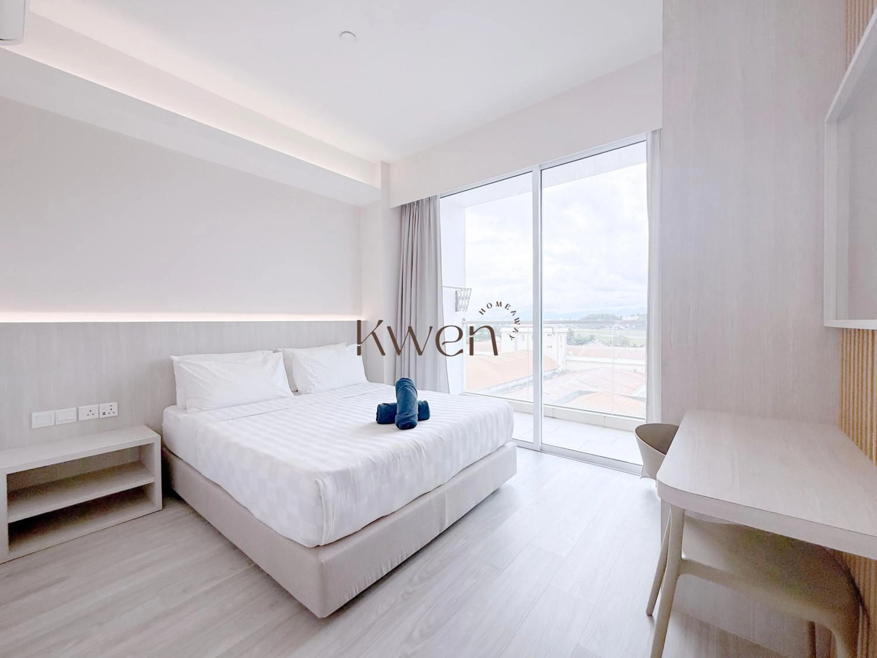 Bedroom, Bed in KWEN Suites-Tanjung Aru InfinityPool Seaview/Airport View