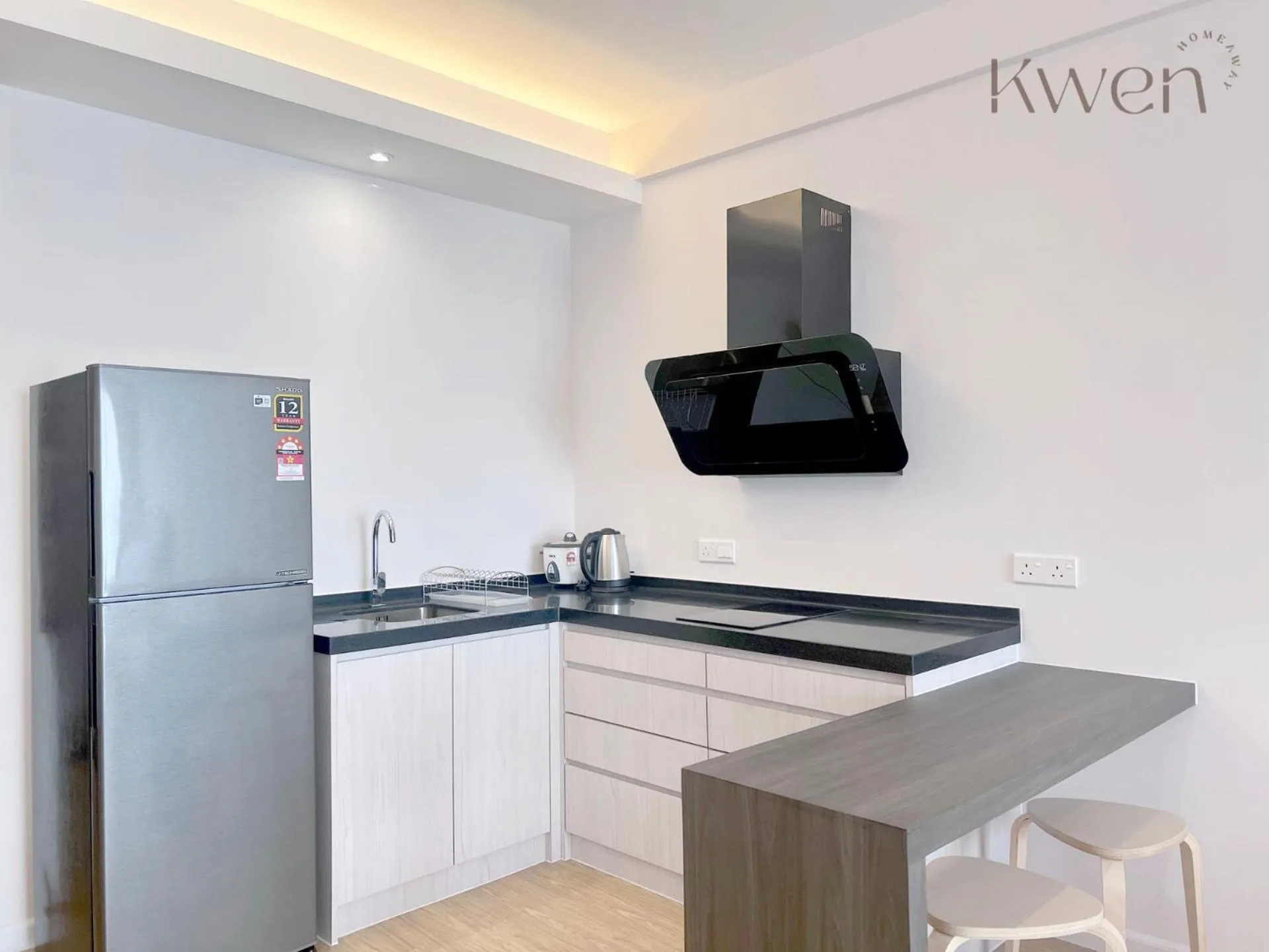 Kitchen or kitchenette in KWEN Suites-Tanjung Aru InfinityPool Seaview/Airport View