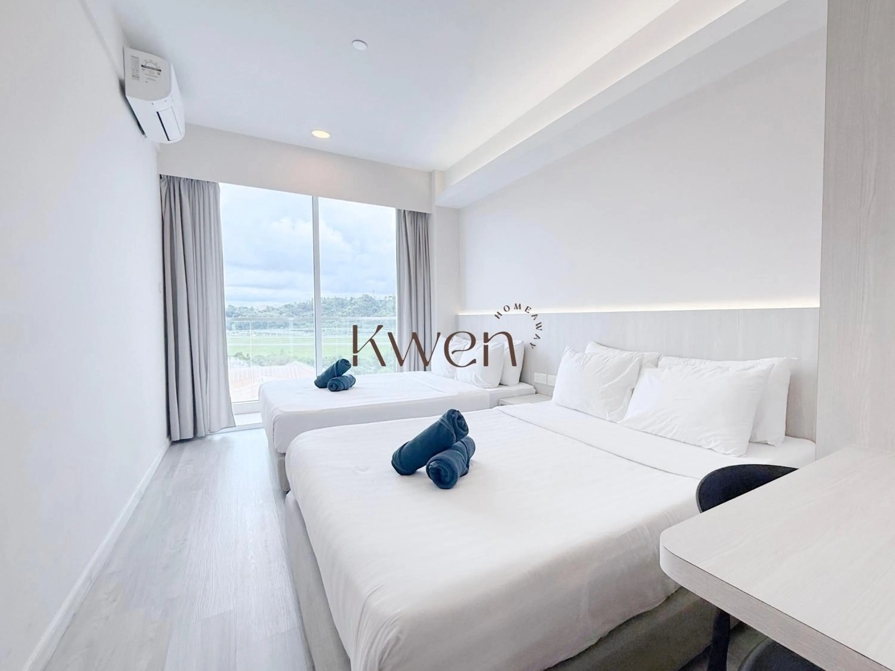 Bedroom, Bed in KWEN Suites-Tanjung Aru InfinityPool Seaview/Airport View