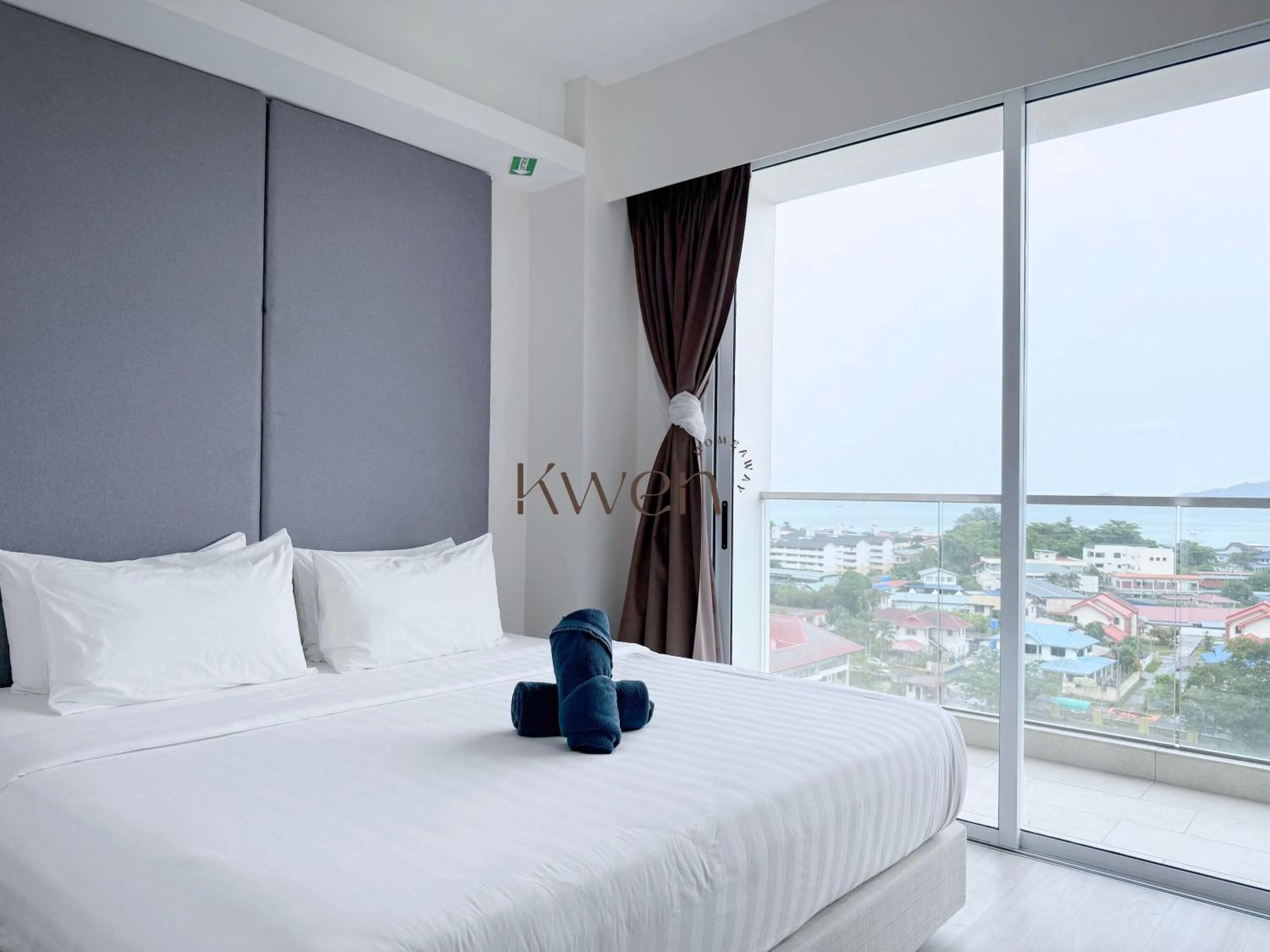 Bedroom, Bed in KWEN Suites-Tanjung Aru InfinityPool Seaview/Airport View