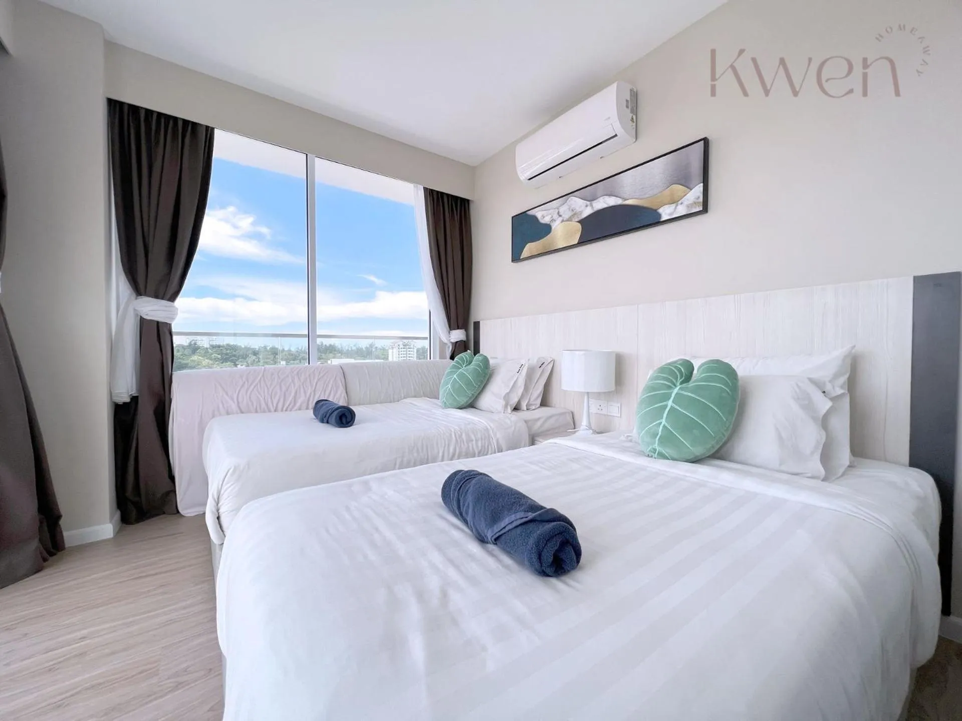 Bedroom, Bed in KWEN Suites-Tanjung Aru InfinityPool Seaview/Airport View