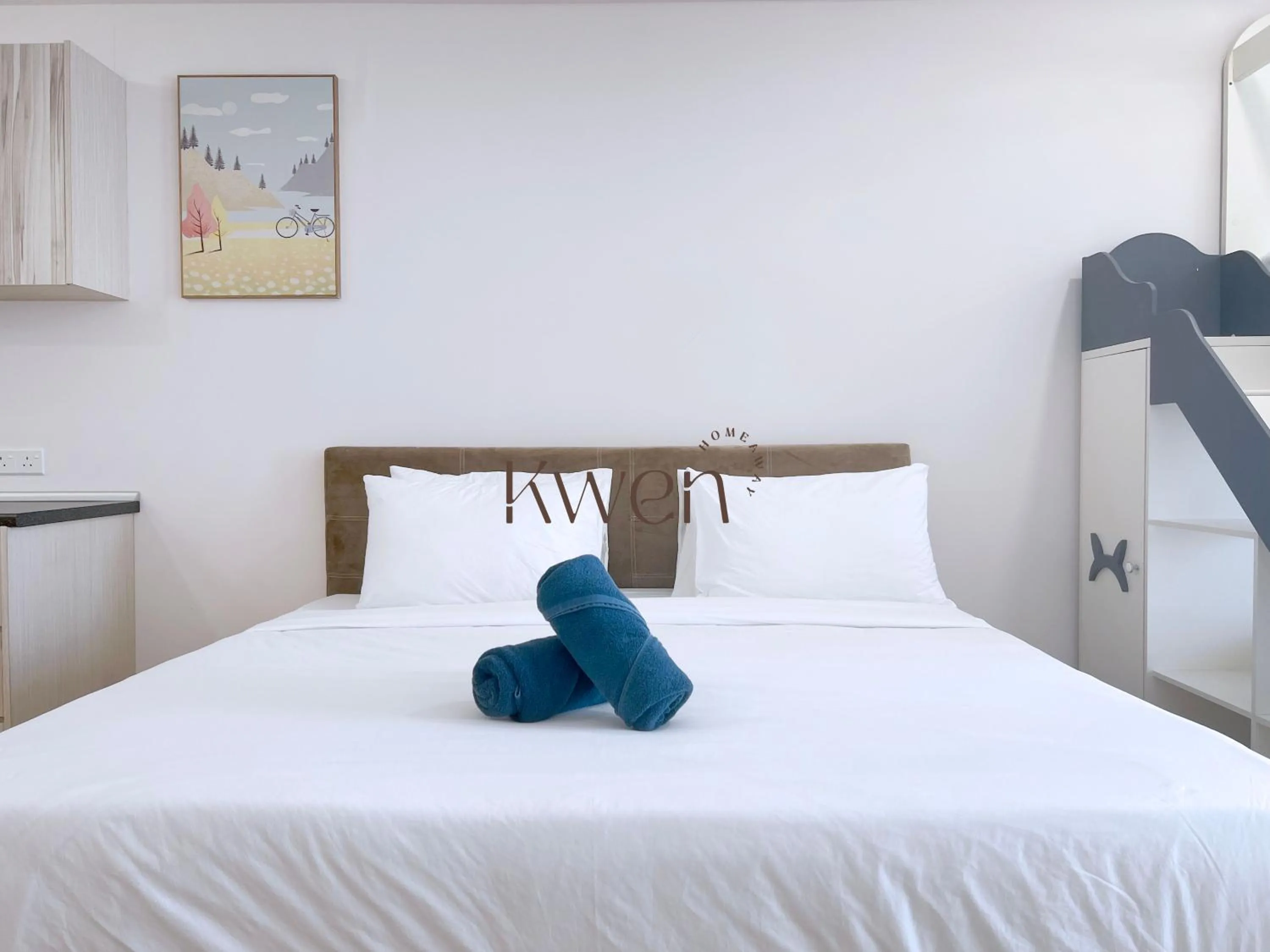 Bedroom, Bed in KWEN Suites-Tanjung Aru InfinityPool Seaview/Airport View