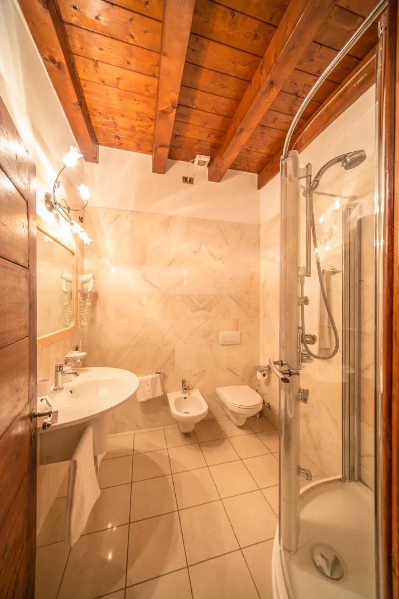 Bathroom in Monte Tondo Winery