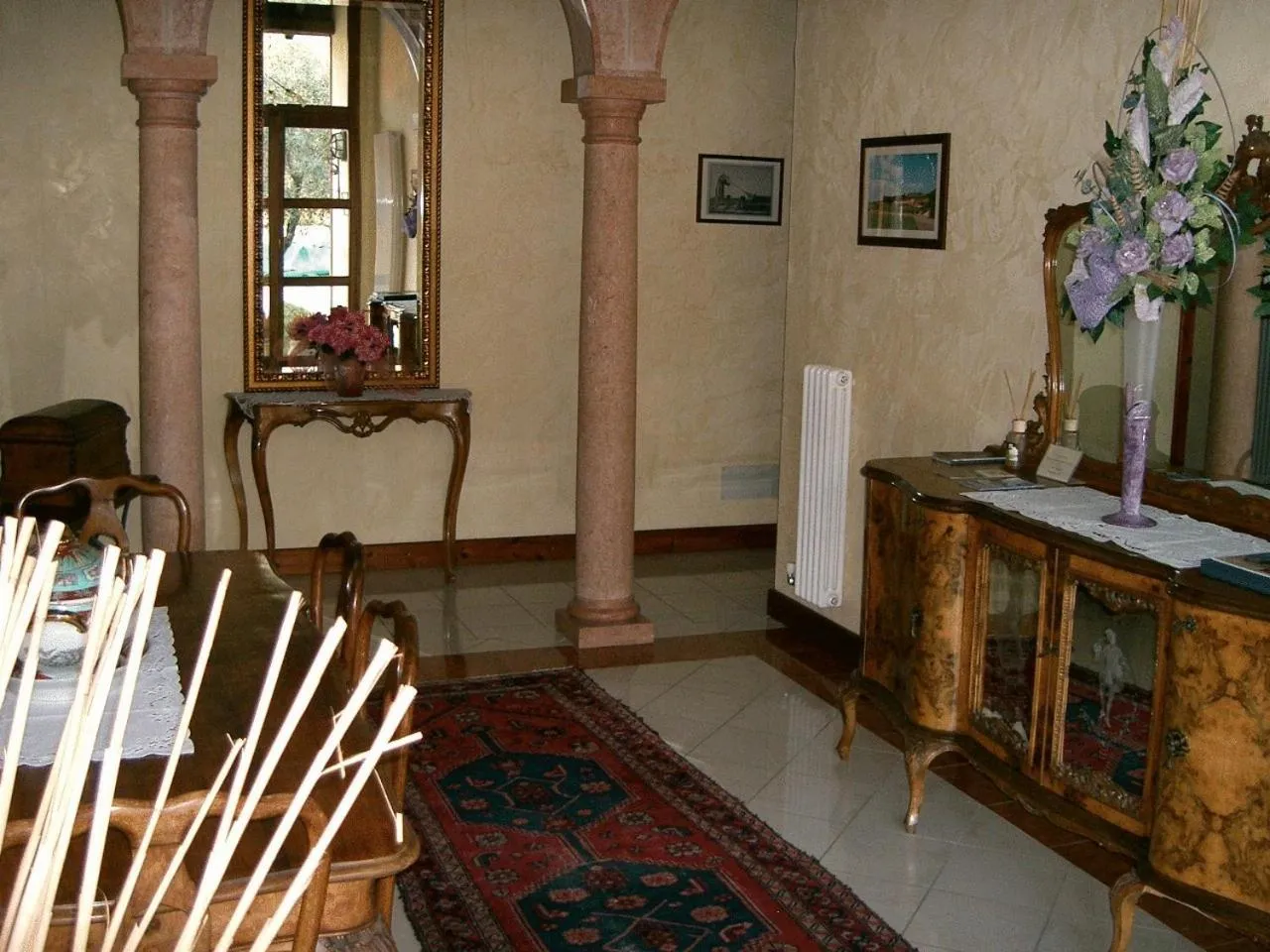 Decorative detail in Monte Tondo Winery