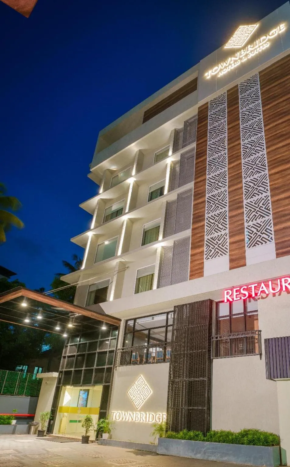 Townbridge Hotels & Suites