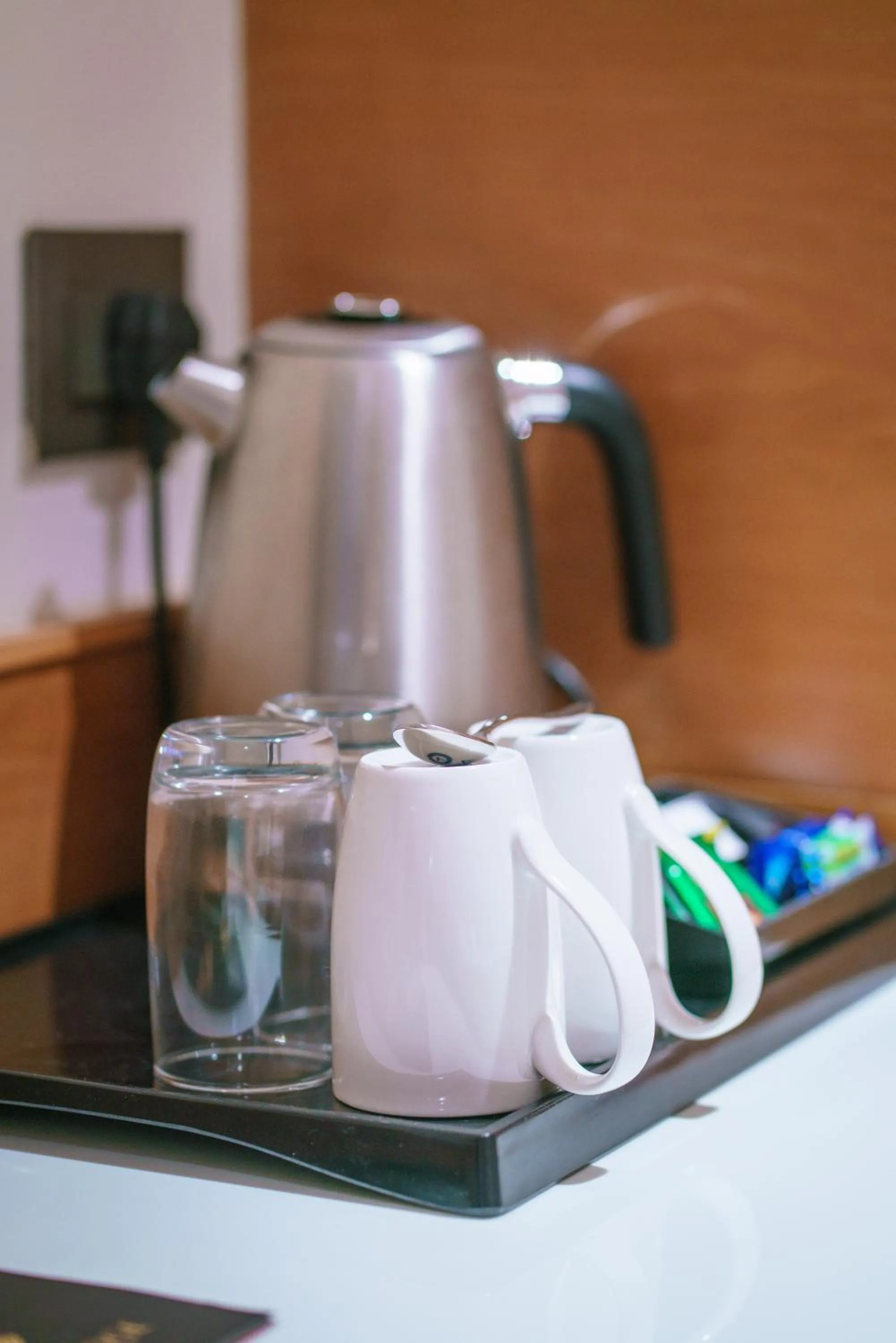 Coffee/tea facilities in Townbridge Hotels & Suites