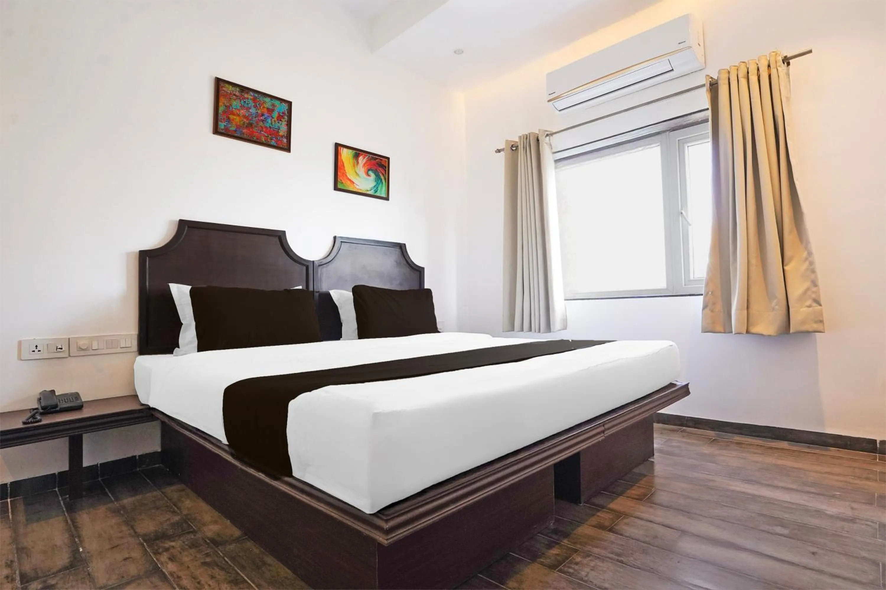 Bedroom, Bed in Super Townhouse Central Bazar Road Ramdaspeth