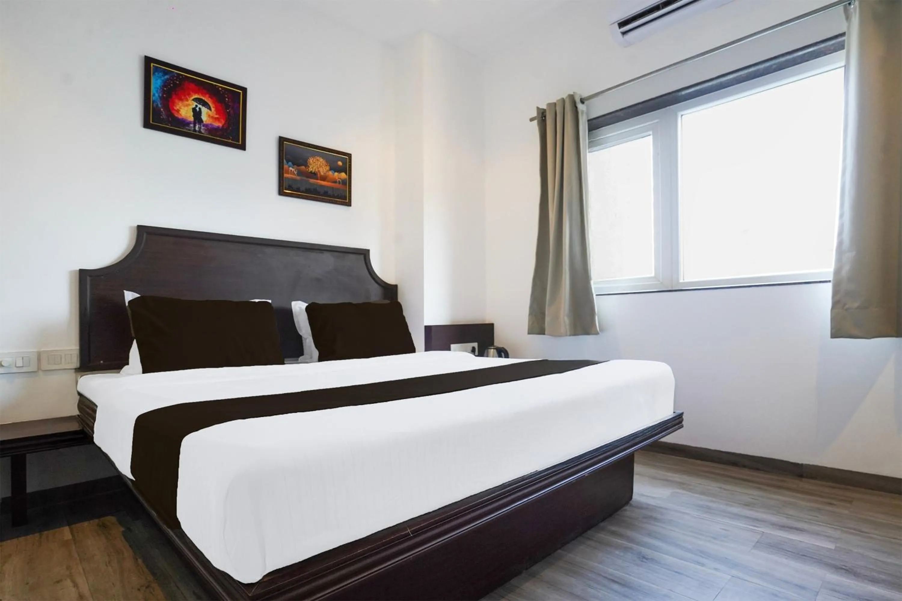 Bedroom, Bed in Super Townhouse Central Bazar Road Ramdaspeth