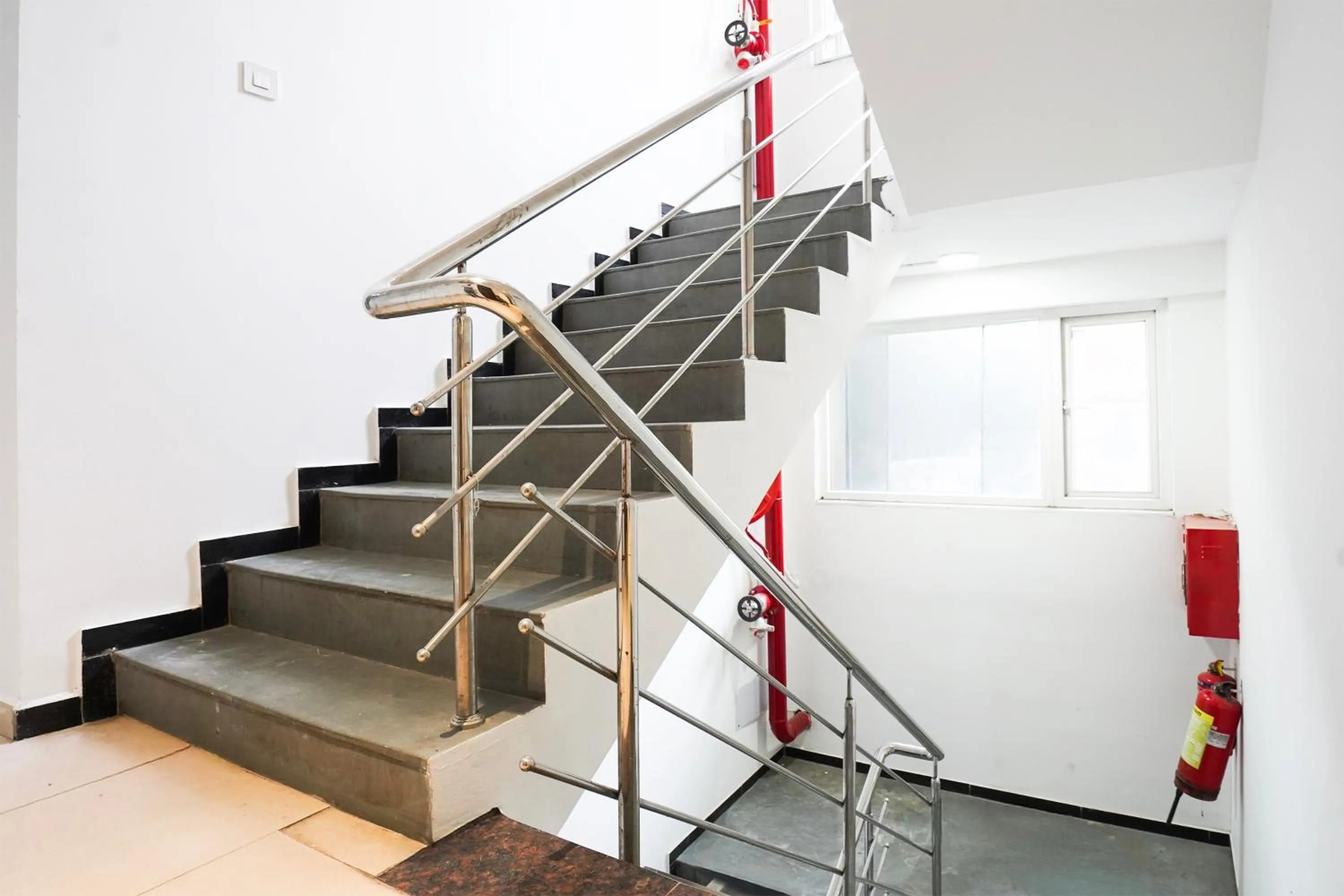 Lobby or reception in Super Townhouse Central Bazar Road Ramdaspeth