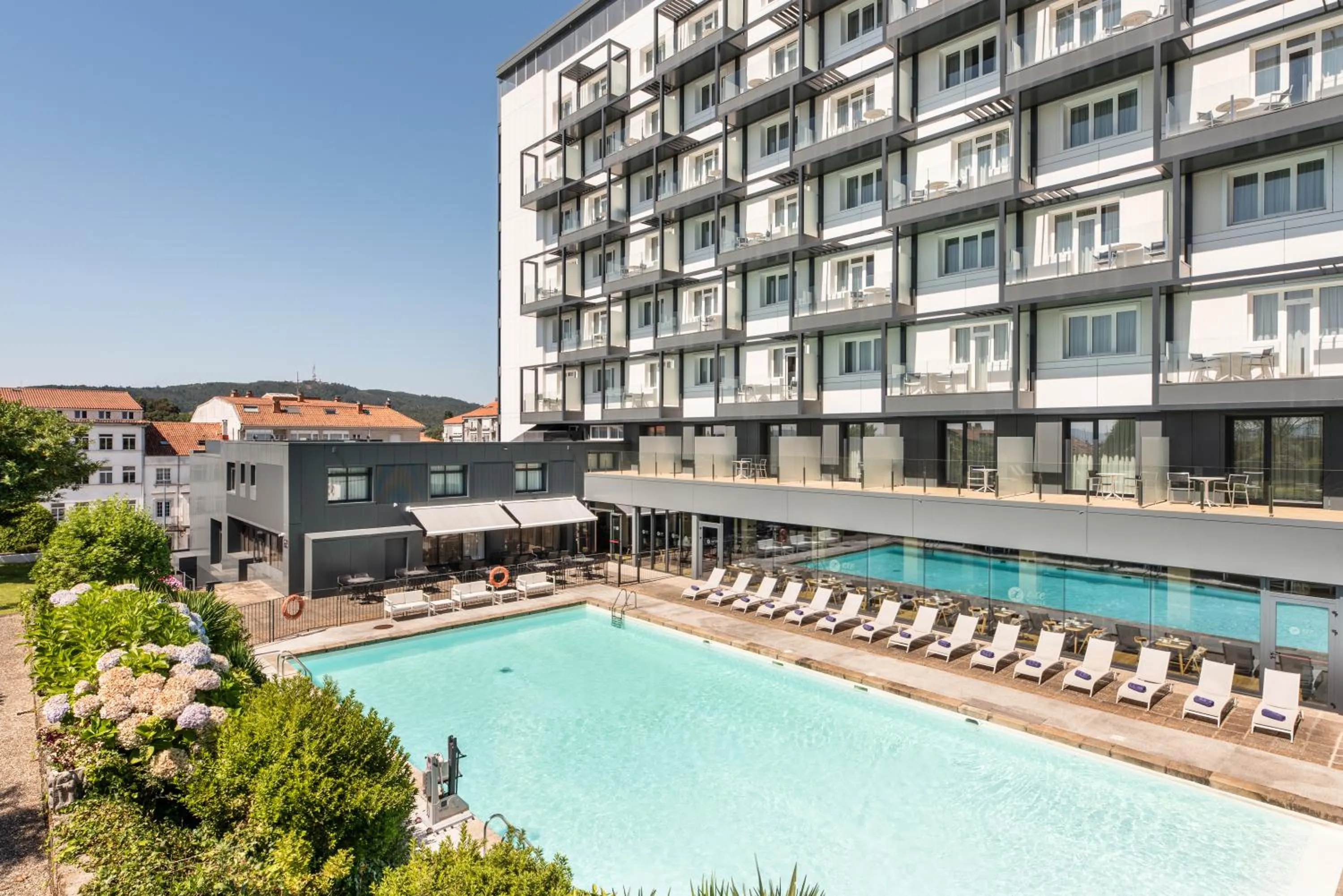 Property building in Exe Peregrino