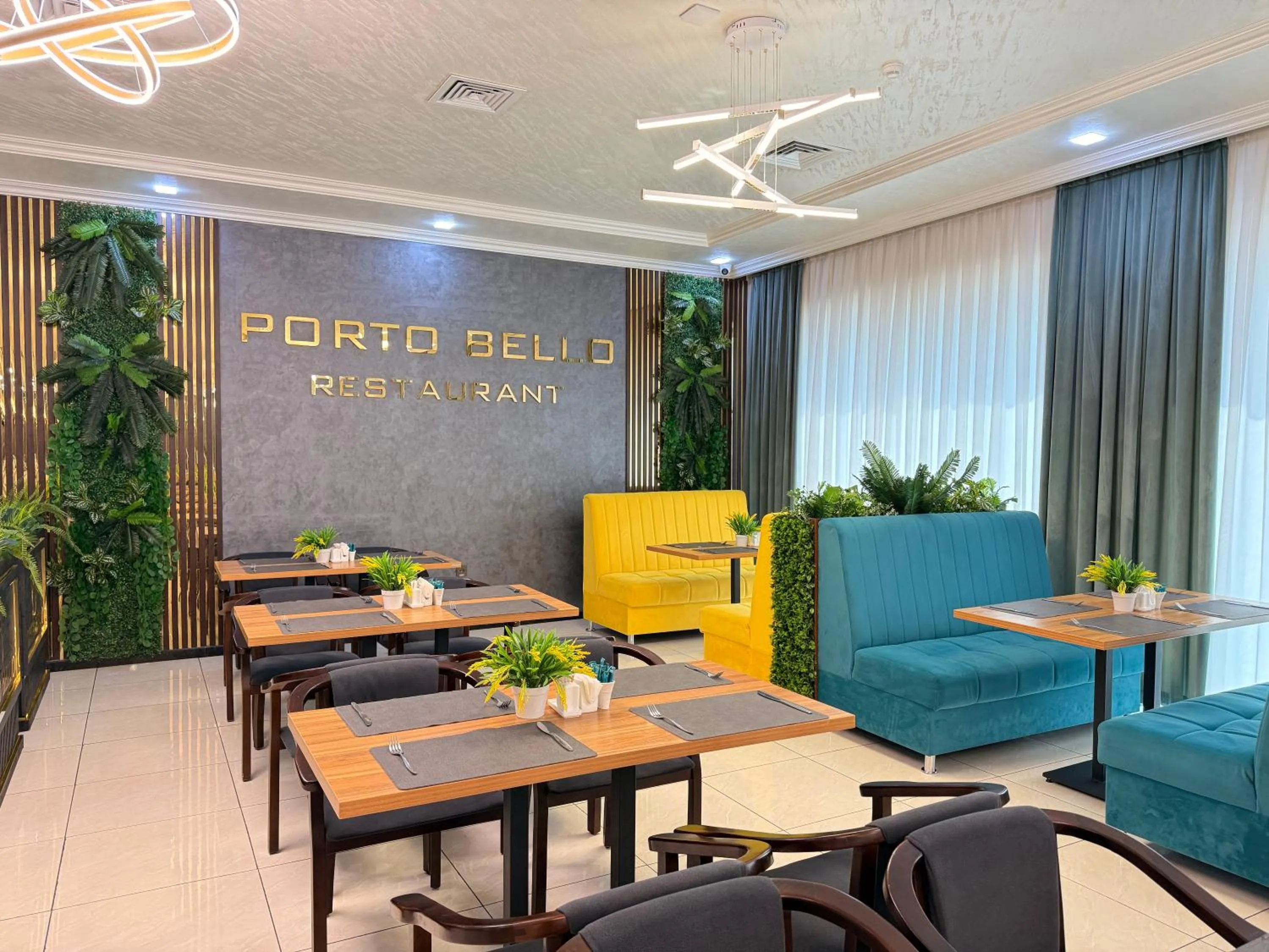 Restaurant/places to eat in Porto Bello Hotel