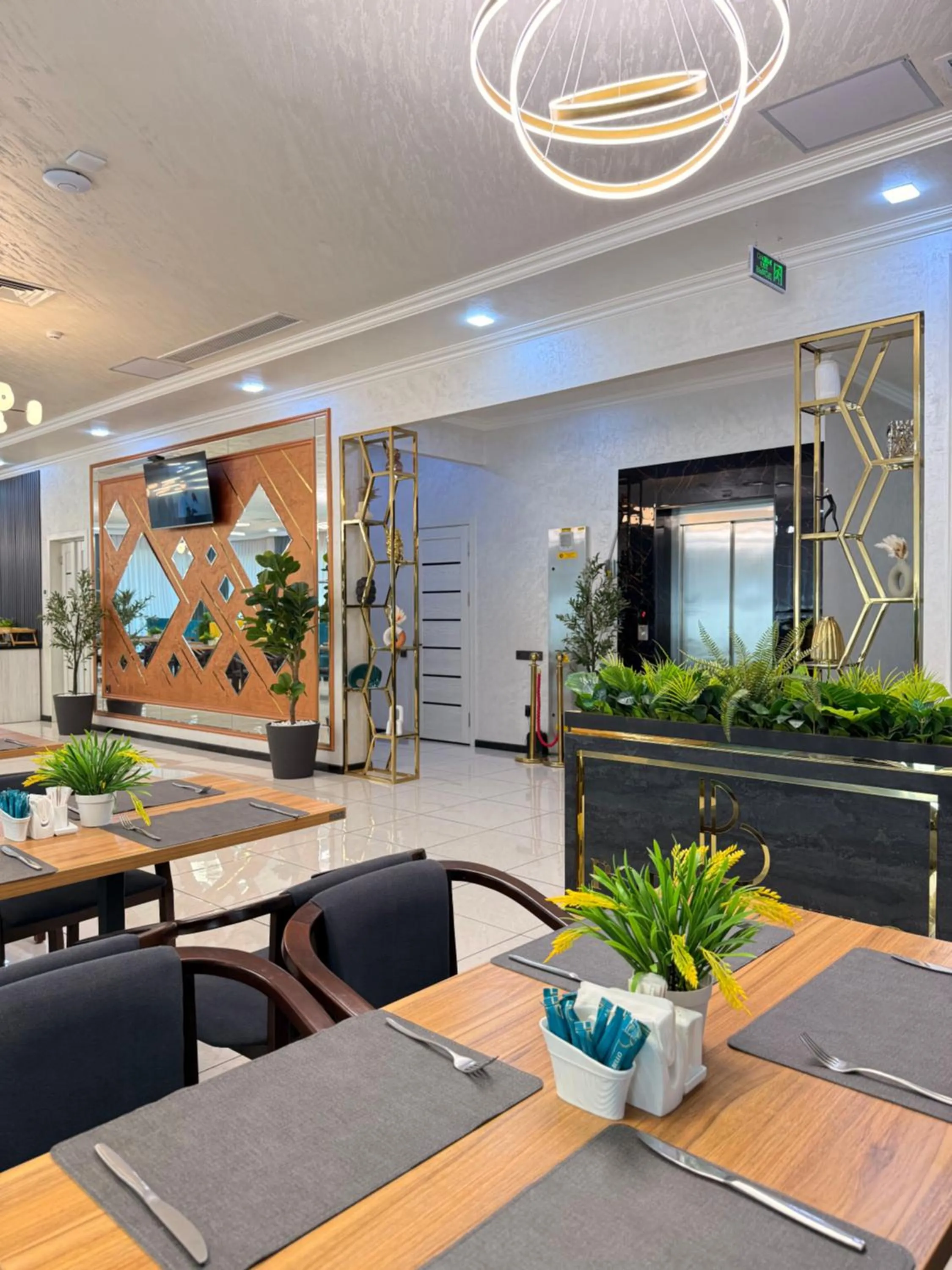 Restaurant/places to eat in Porto Bello Hotel