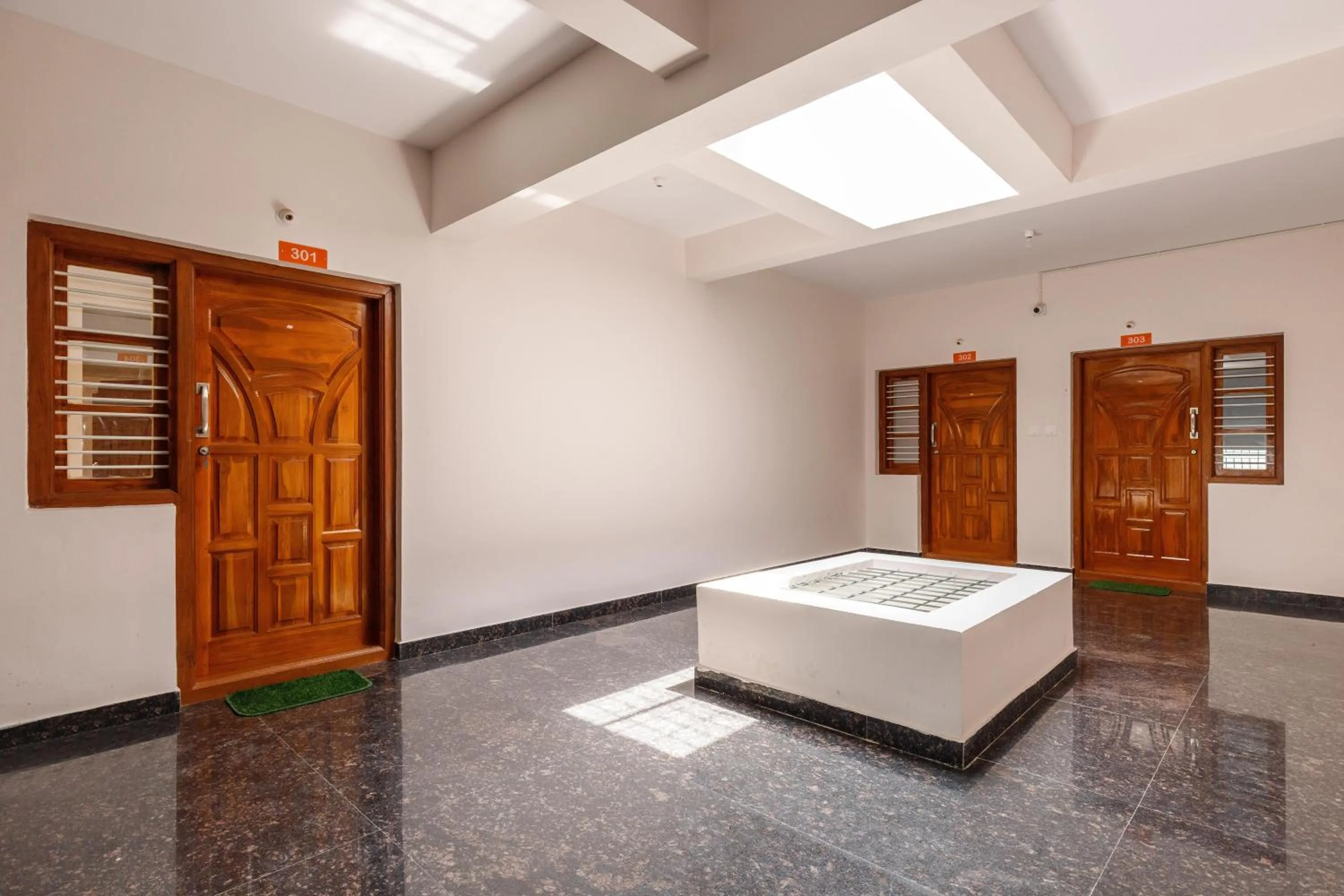 Photo of the whole room, Bed in Pinnacle Serviced Apartments