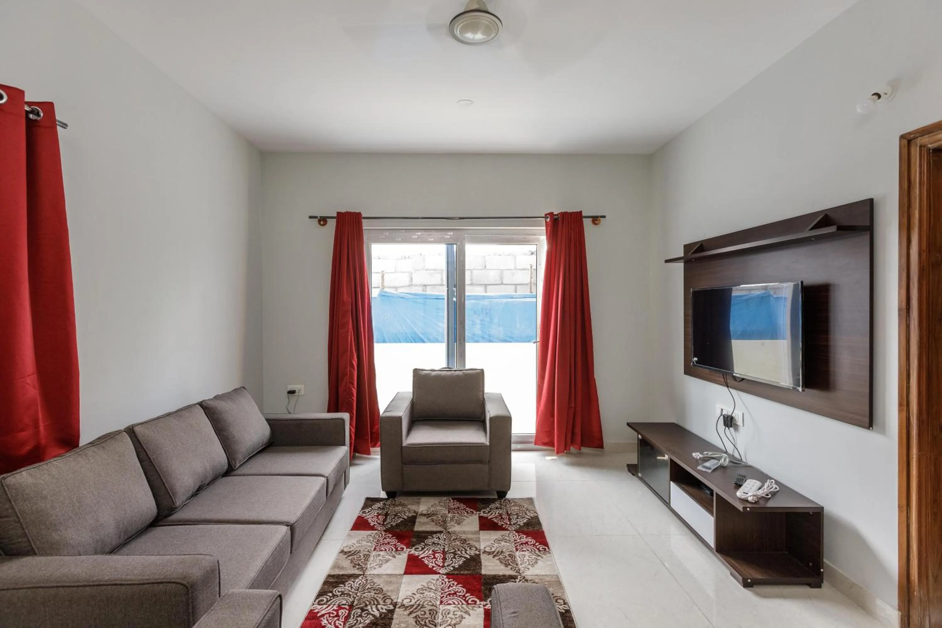 TV and multimedia in Pinnacle Serviced Apartments