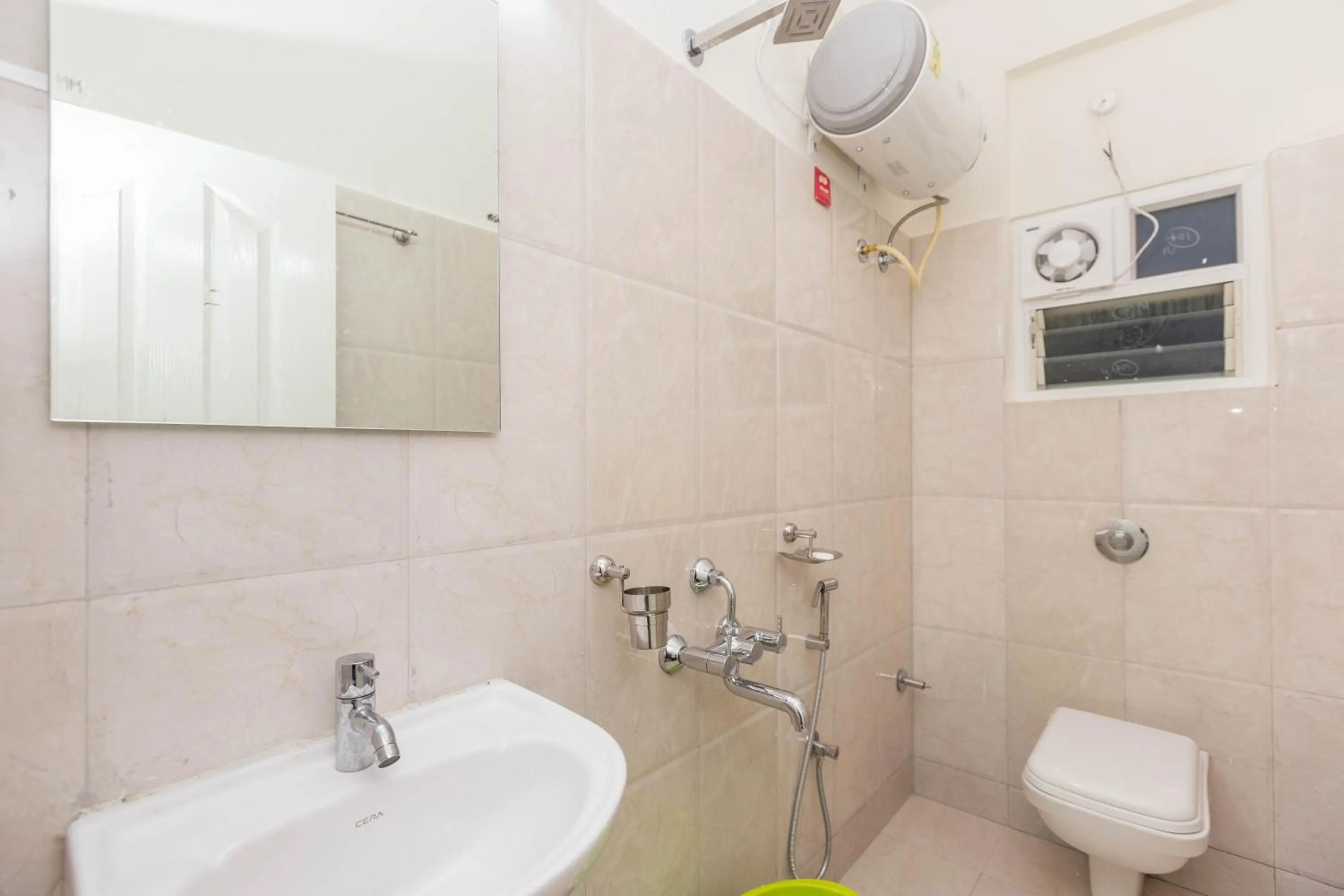 Shower in Pinnacle Serviced Apartments