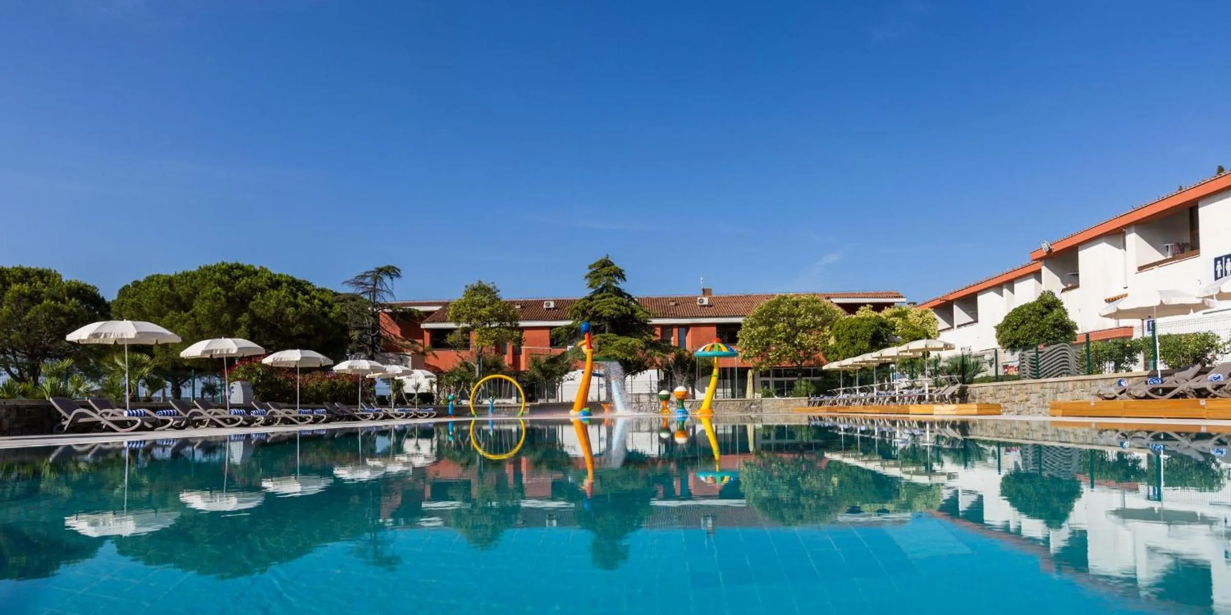 Swimming pool in Hotel Vile Park Premium