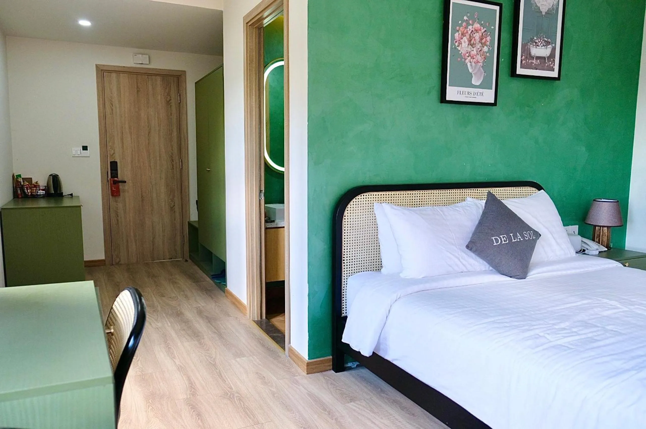 Bedroom, Bed in De La Sol Villa Dalat