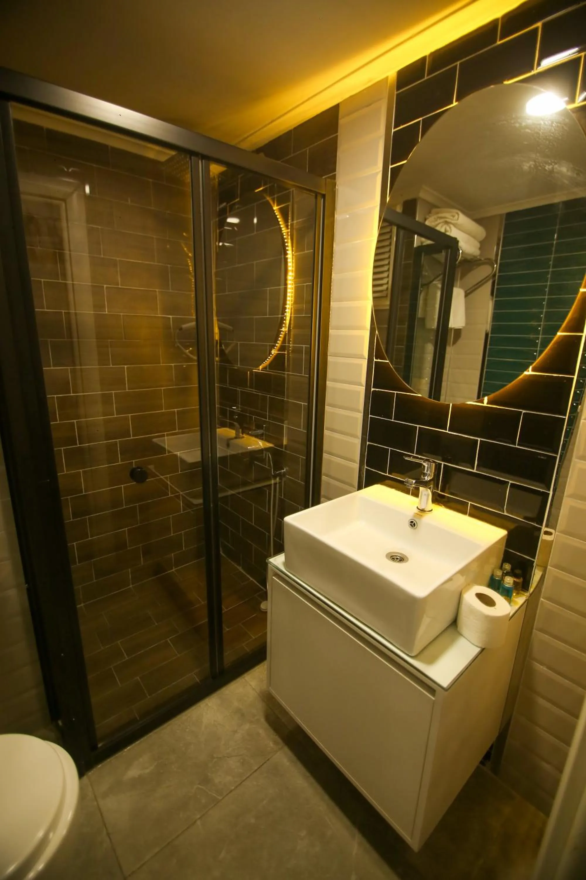 Bathroom in ÇEVİK PALACE HOTEL
