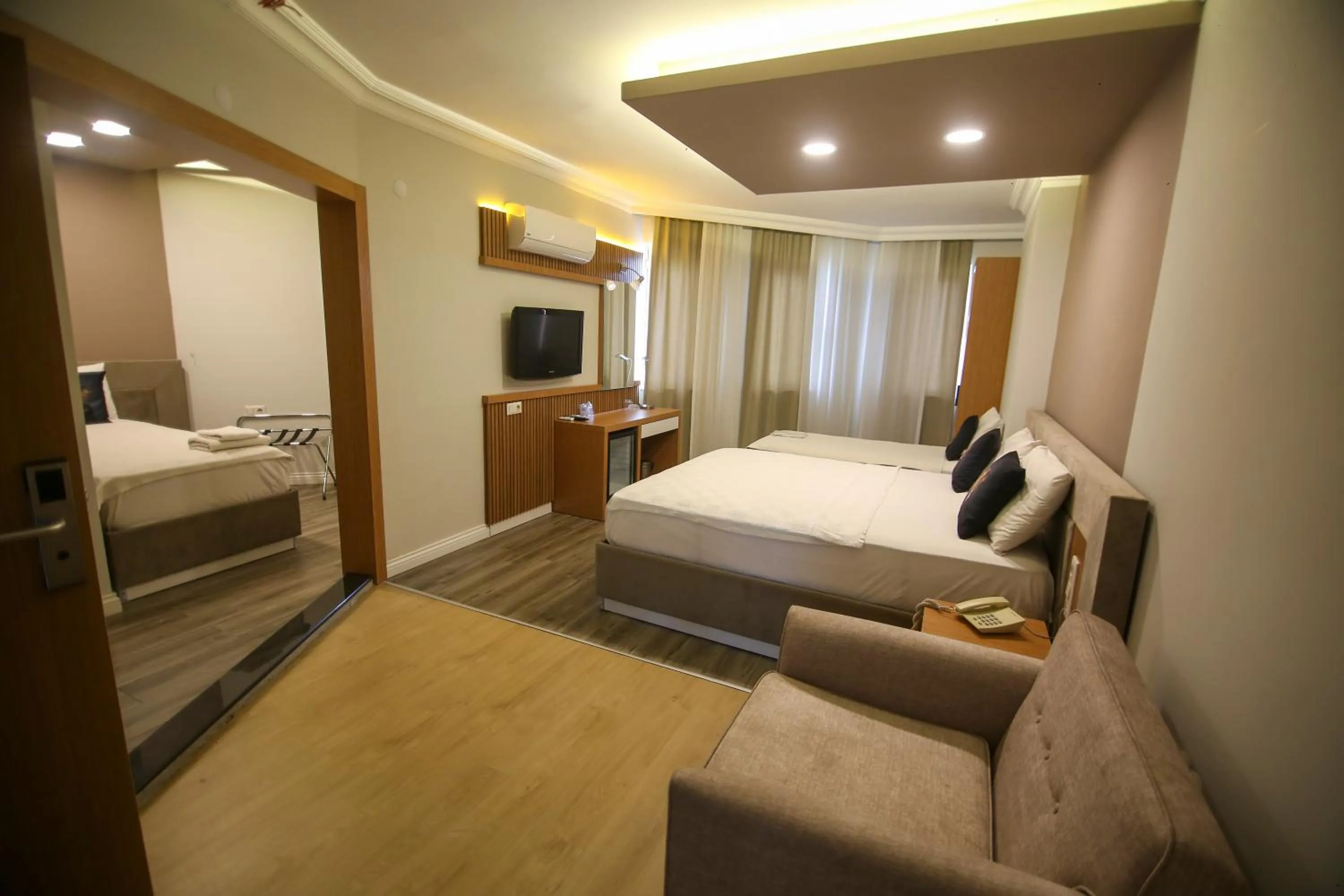 Photo of the whole room, Bed in ÇEVİK PALACE HOTEL