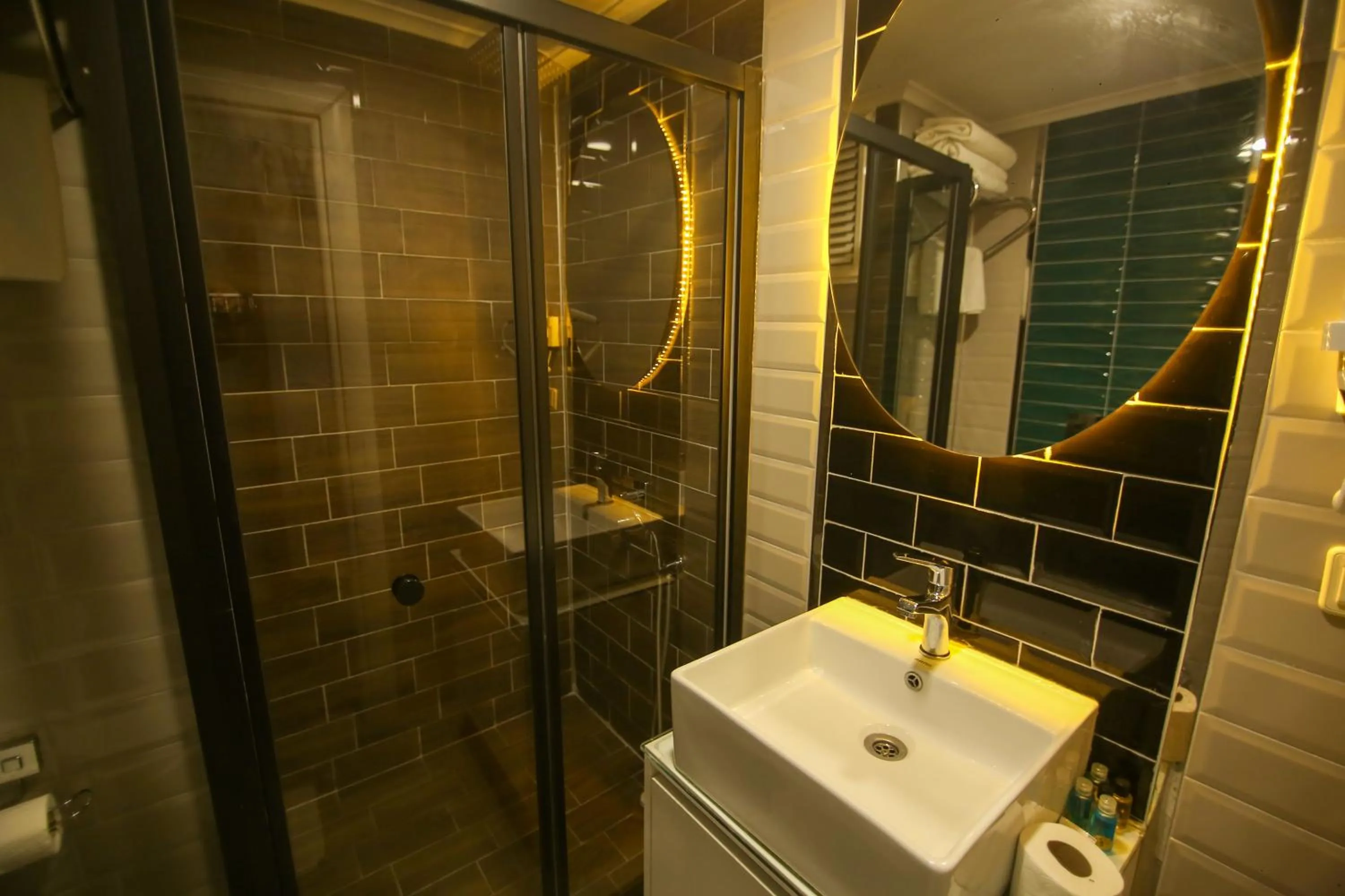 Bathroom in ÇEVİK PALACE HOTEL