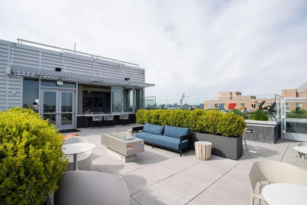 Property building in Stylish Condo at Clarendon with Rooftop Views