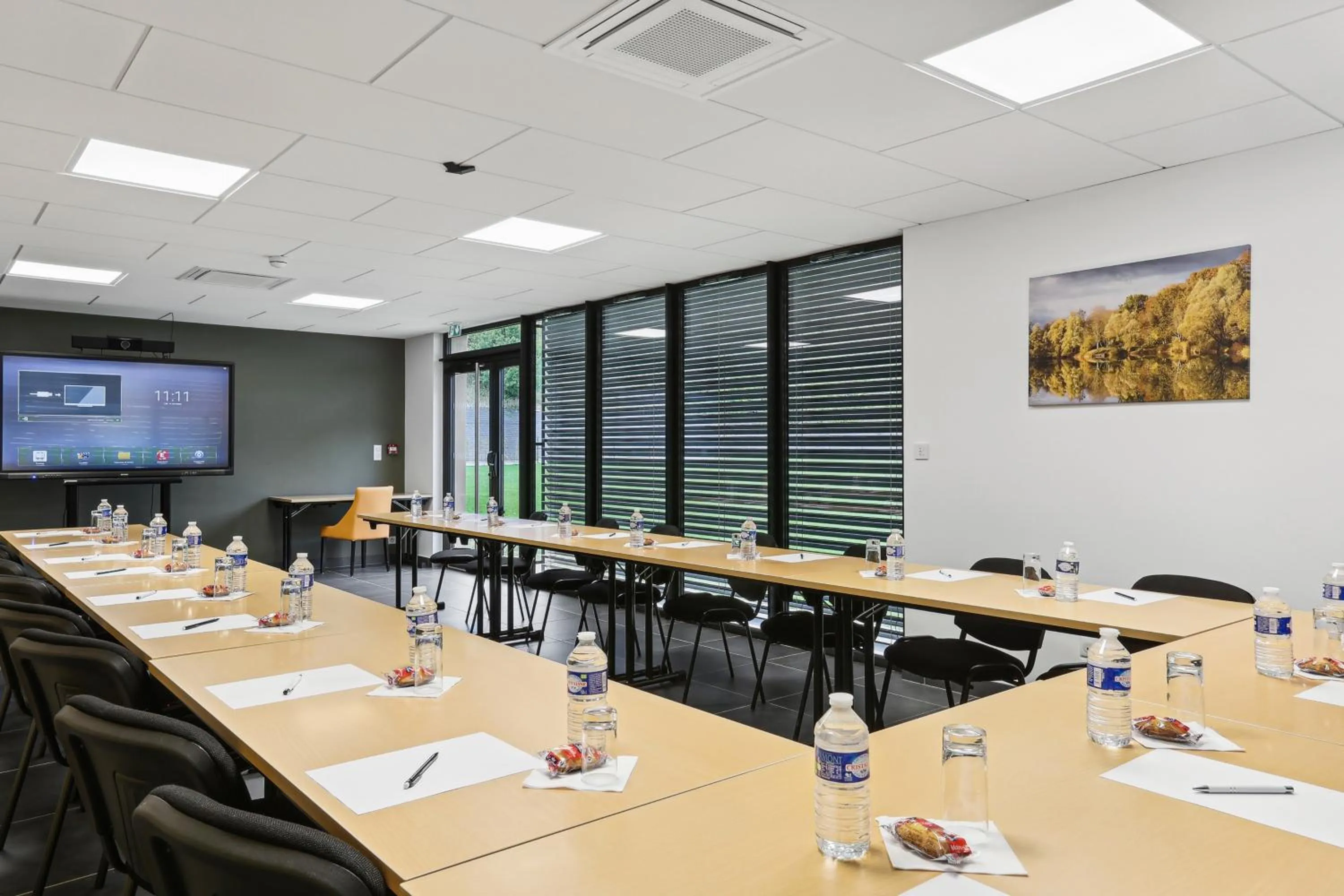 TV and multimedia in Hôtel Restaurant AKENA Molinges - La Brocatelle