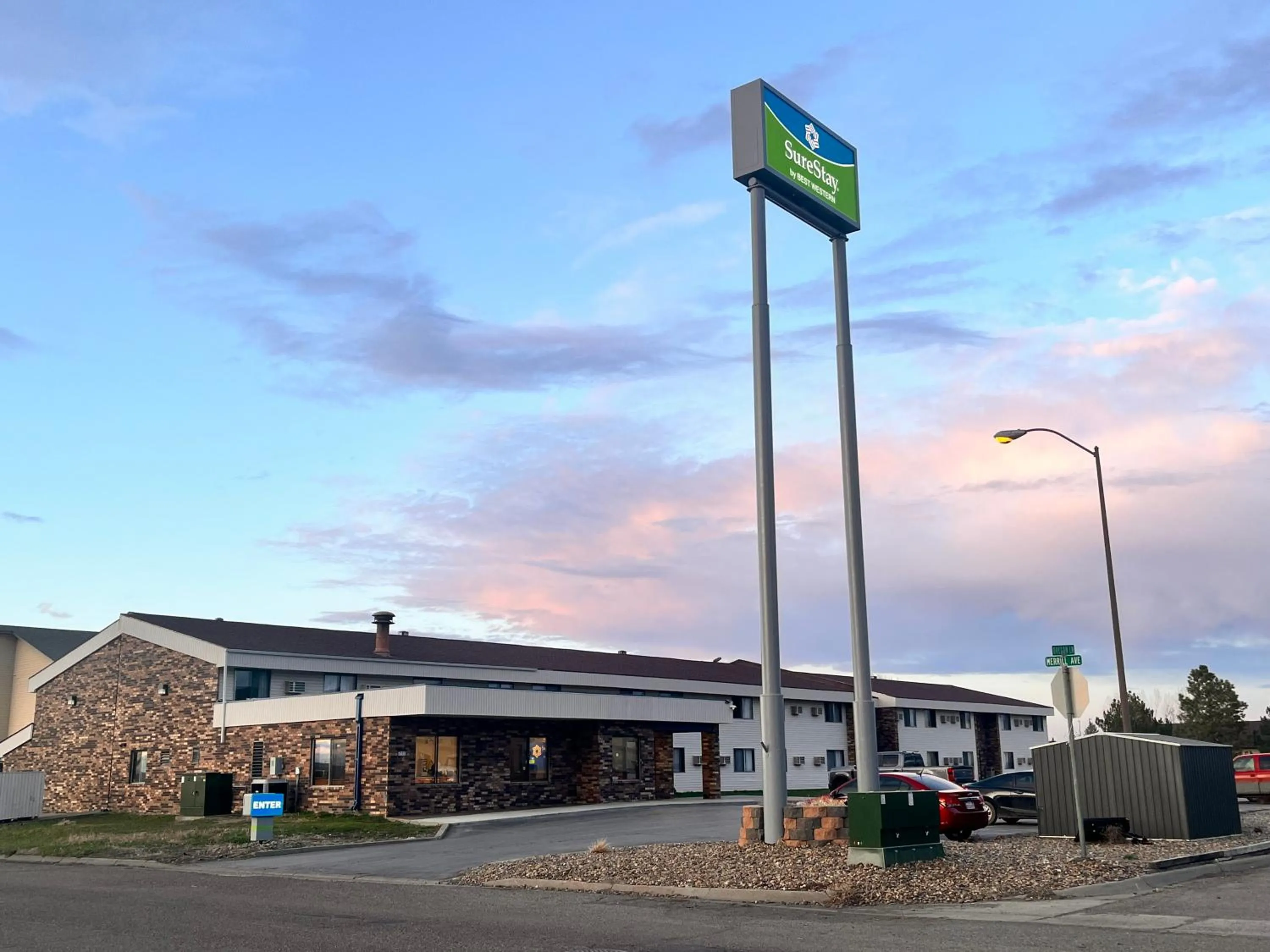 Property building in SureStay by Best Western Glendive Yellowstone River