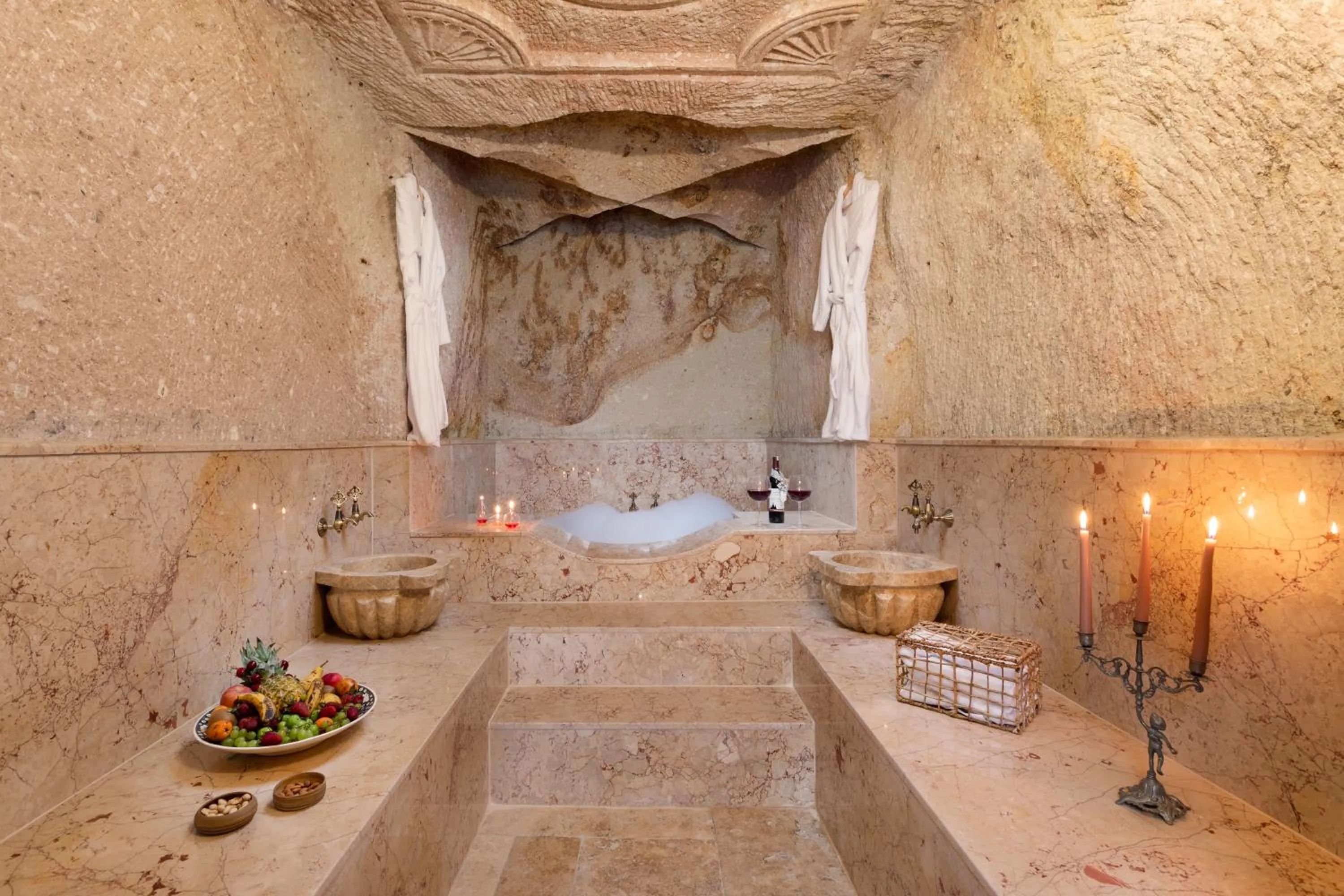 Public Bath in Kayata Cave Suites Special Class