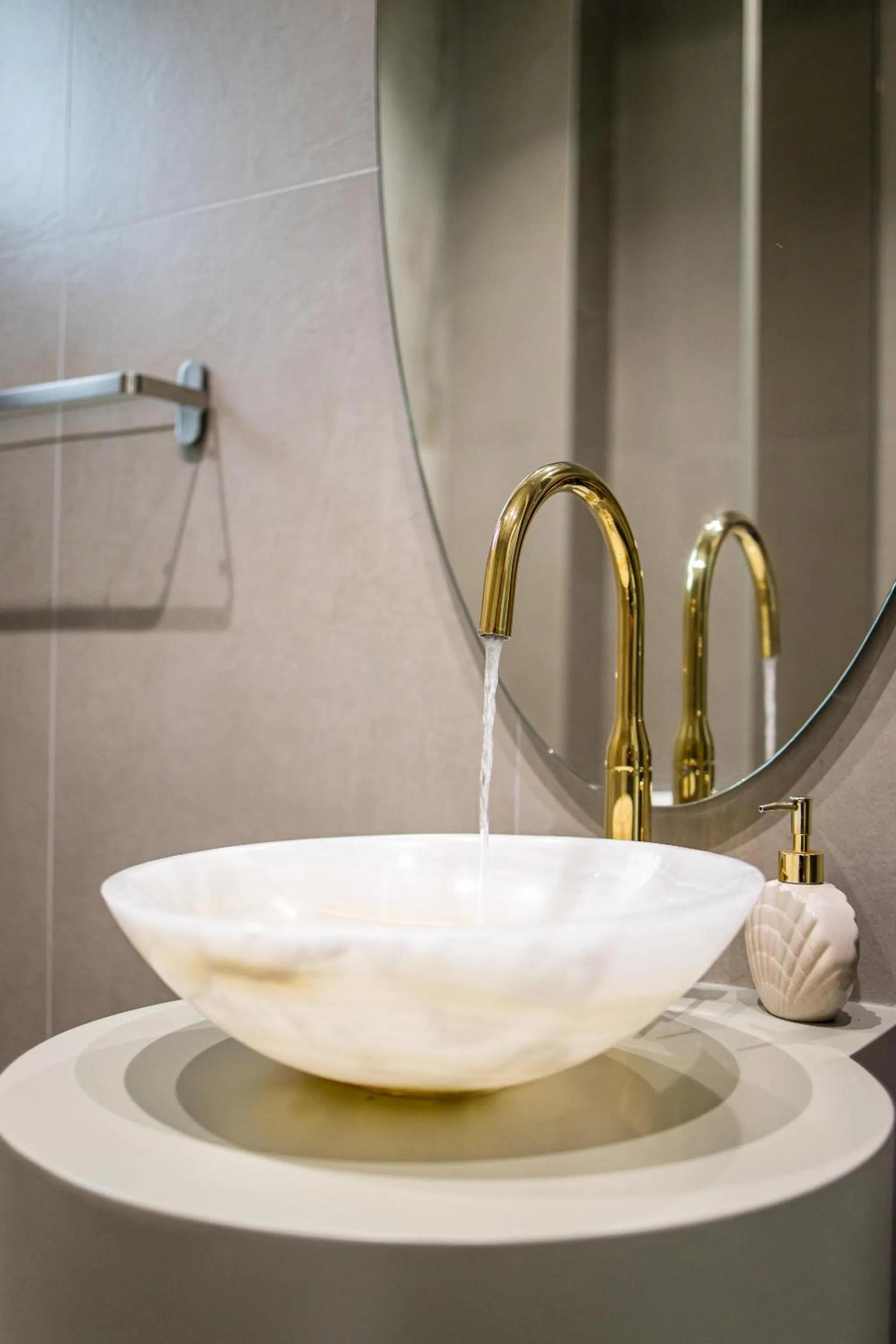 Bathroom in IO Luxury Pool & Hot Tub Suites