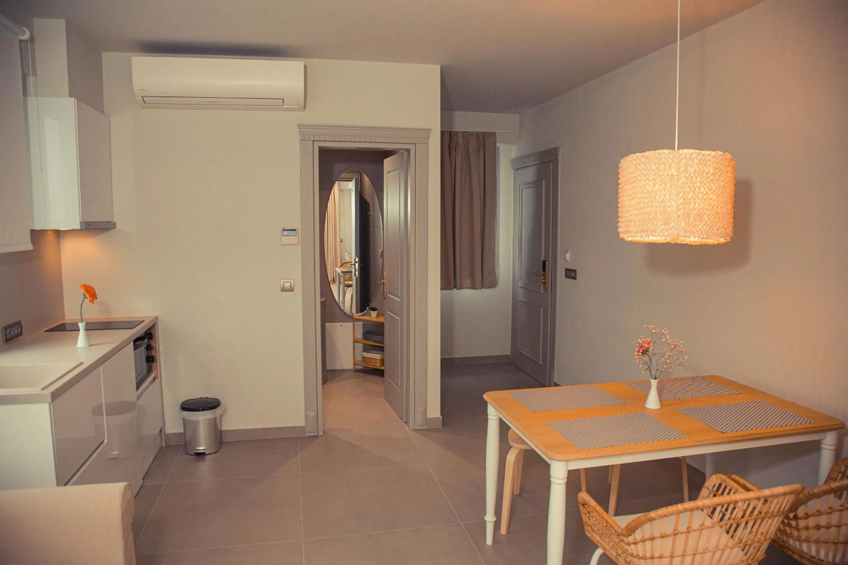 Kitchen or kitchenette in IO Luxury Pool & Hot Tub Suites