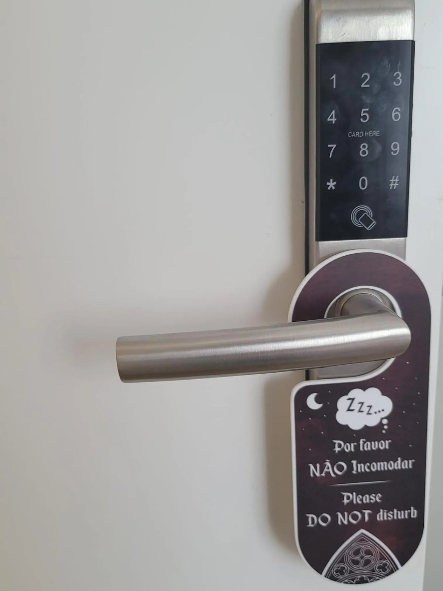 Text overlay in Alojamento Local Vitoria