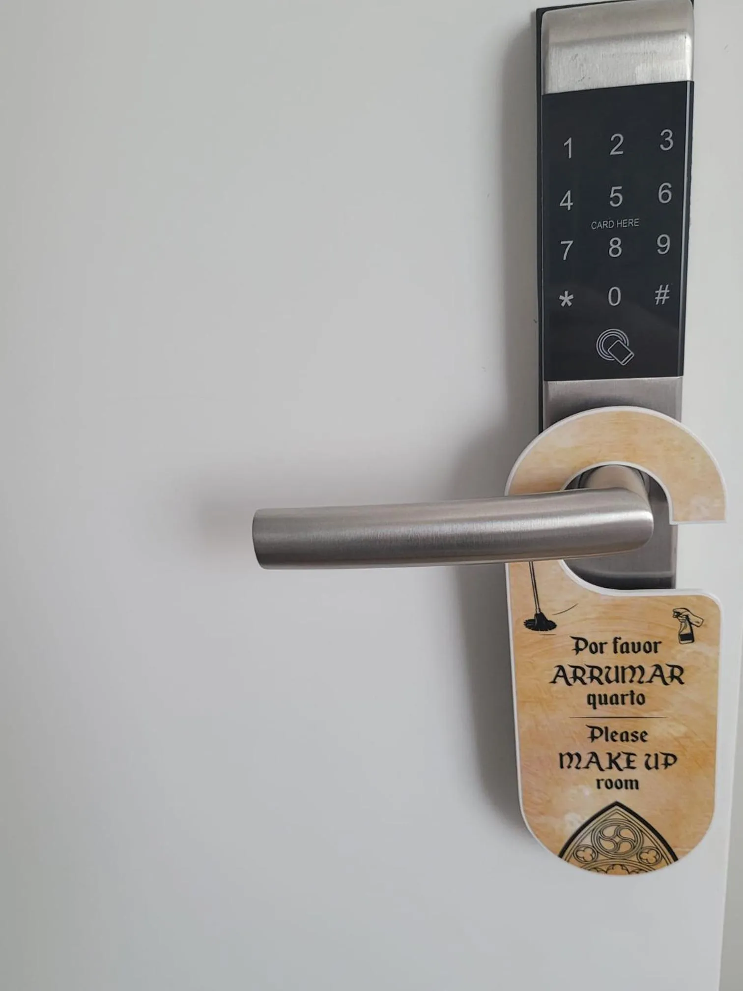 Text overlay in Alojamento Local Vitoria