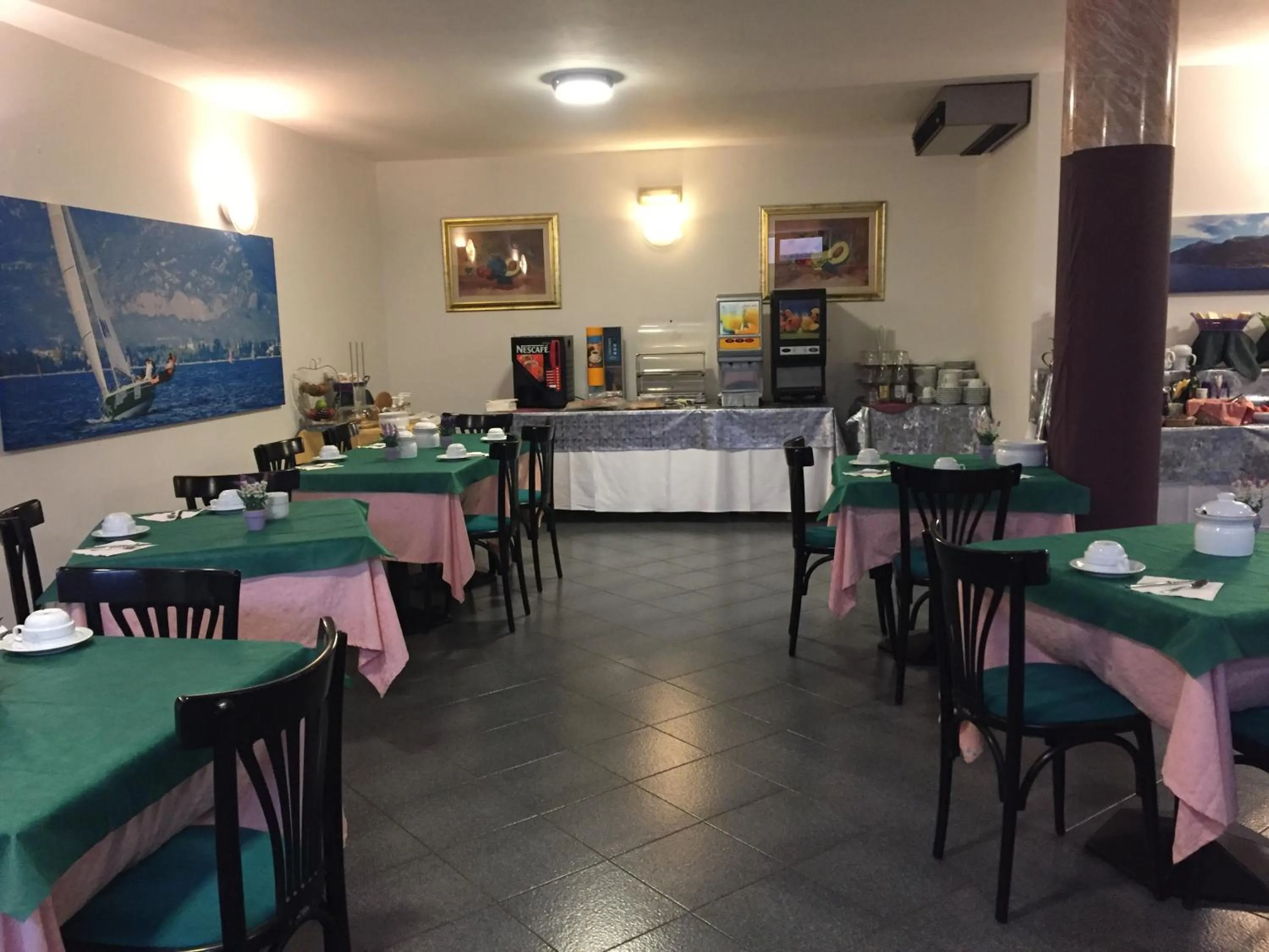 Food and drinks in Hotel Plaza