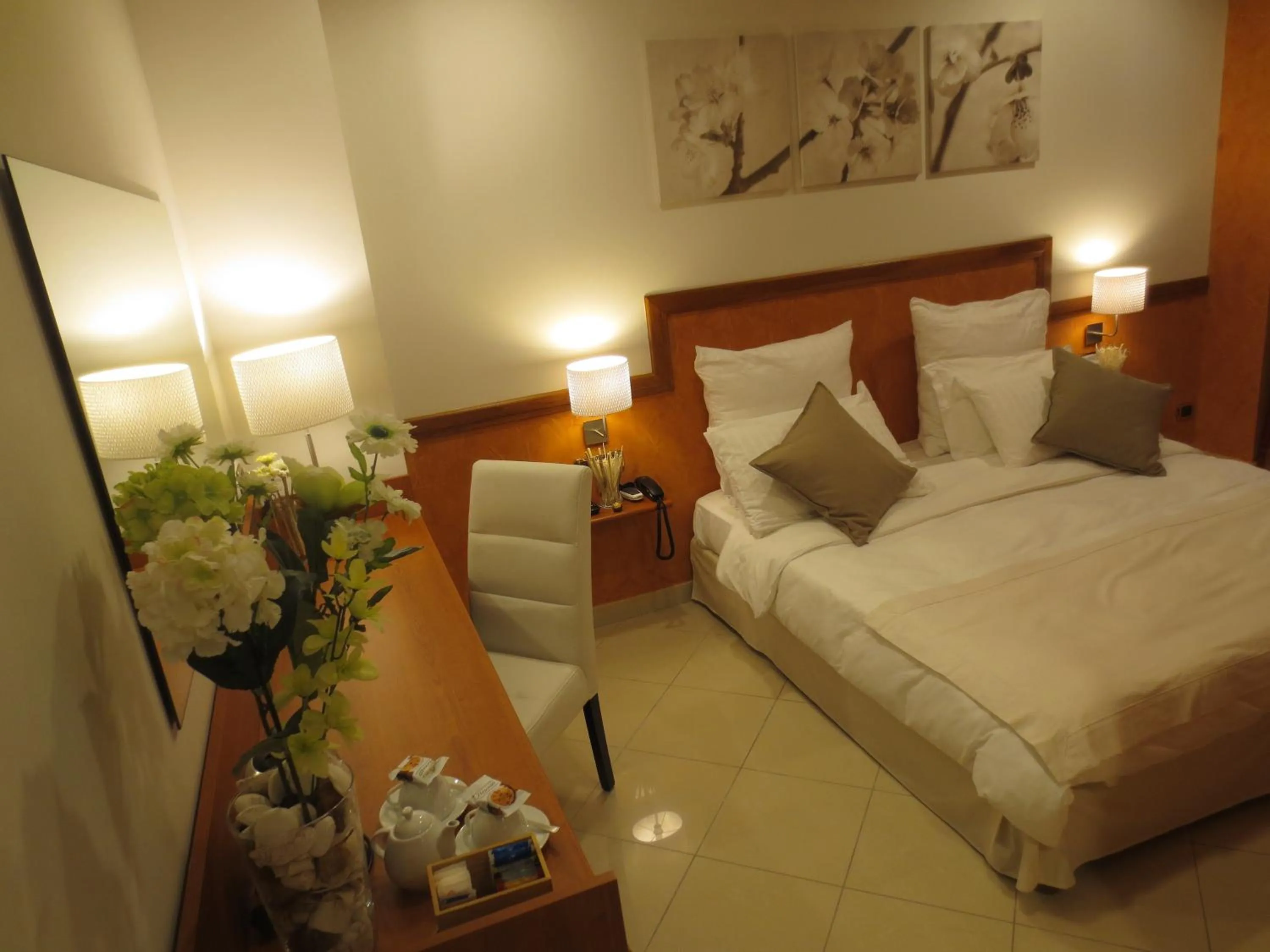 Seating area, Bed in Hotel Joyfull