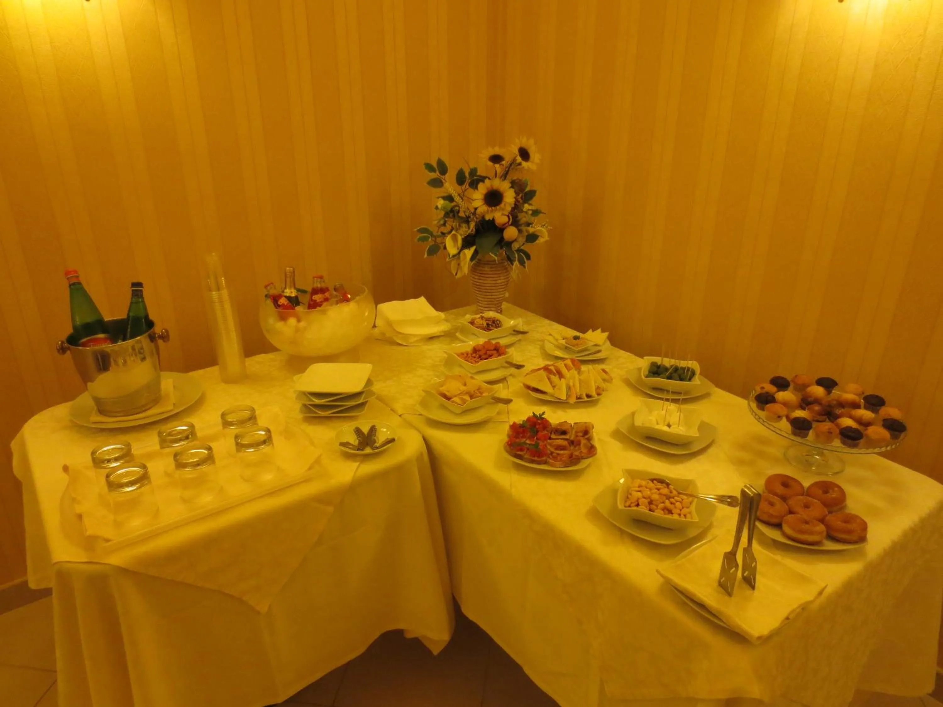 Breakfast in Hotel Joyfull